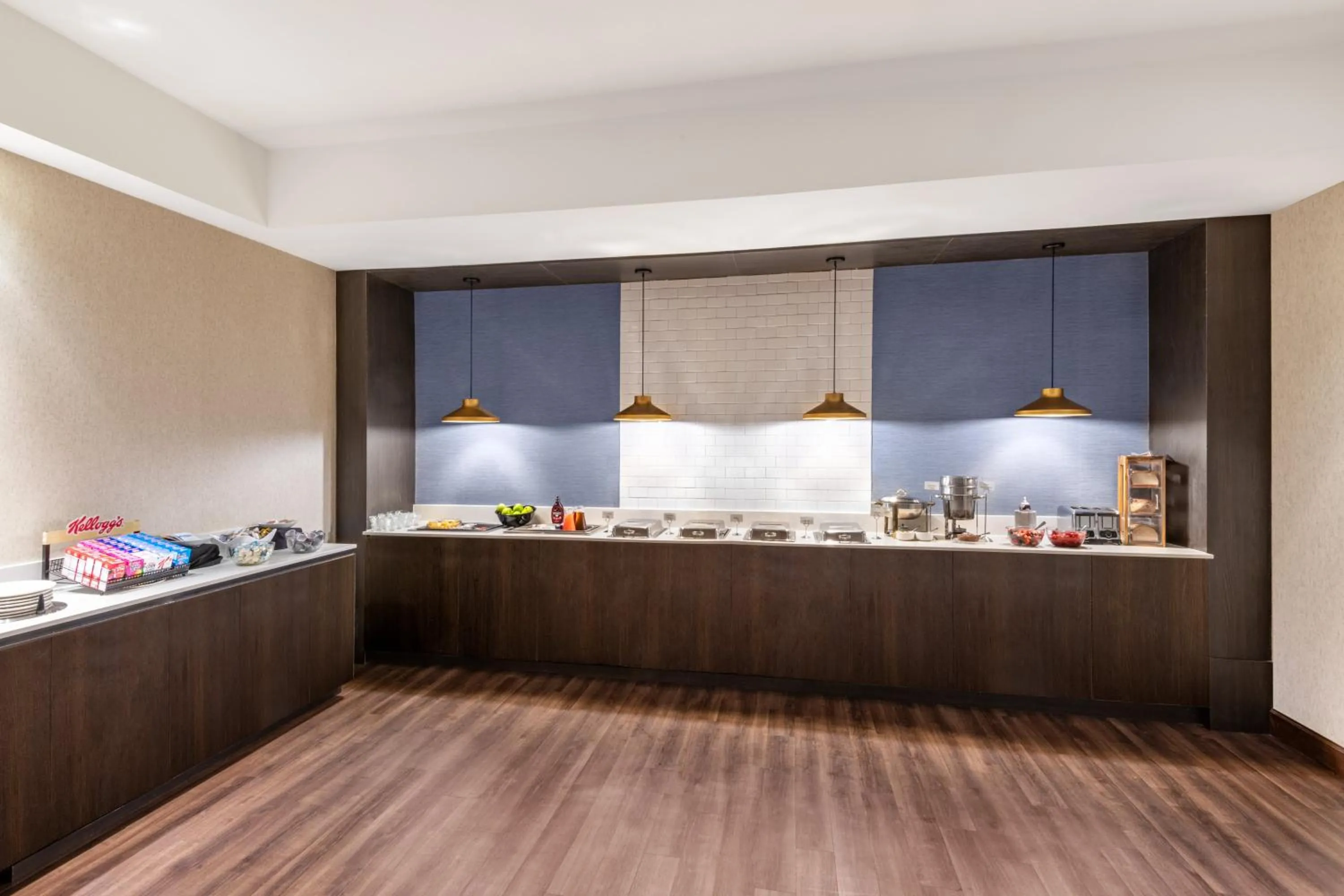 Breakfast in Holiday Inn & Suites Pittsfield-Berkshires by IHG