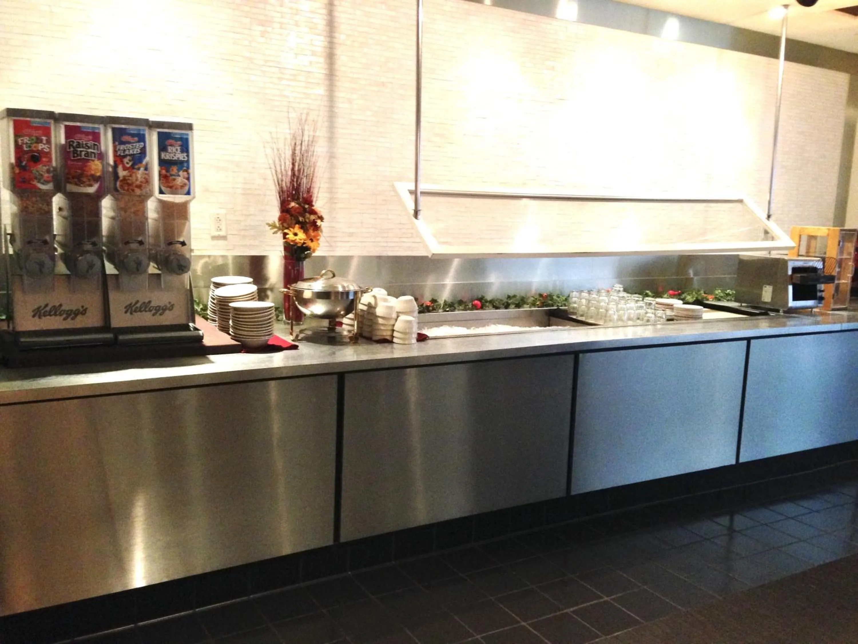 Breakfast in Holiday Inn & Suites Pittsfield-Berkshires by IHG