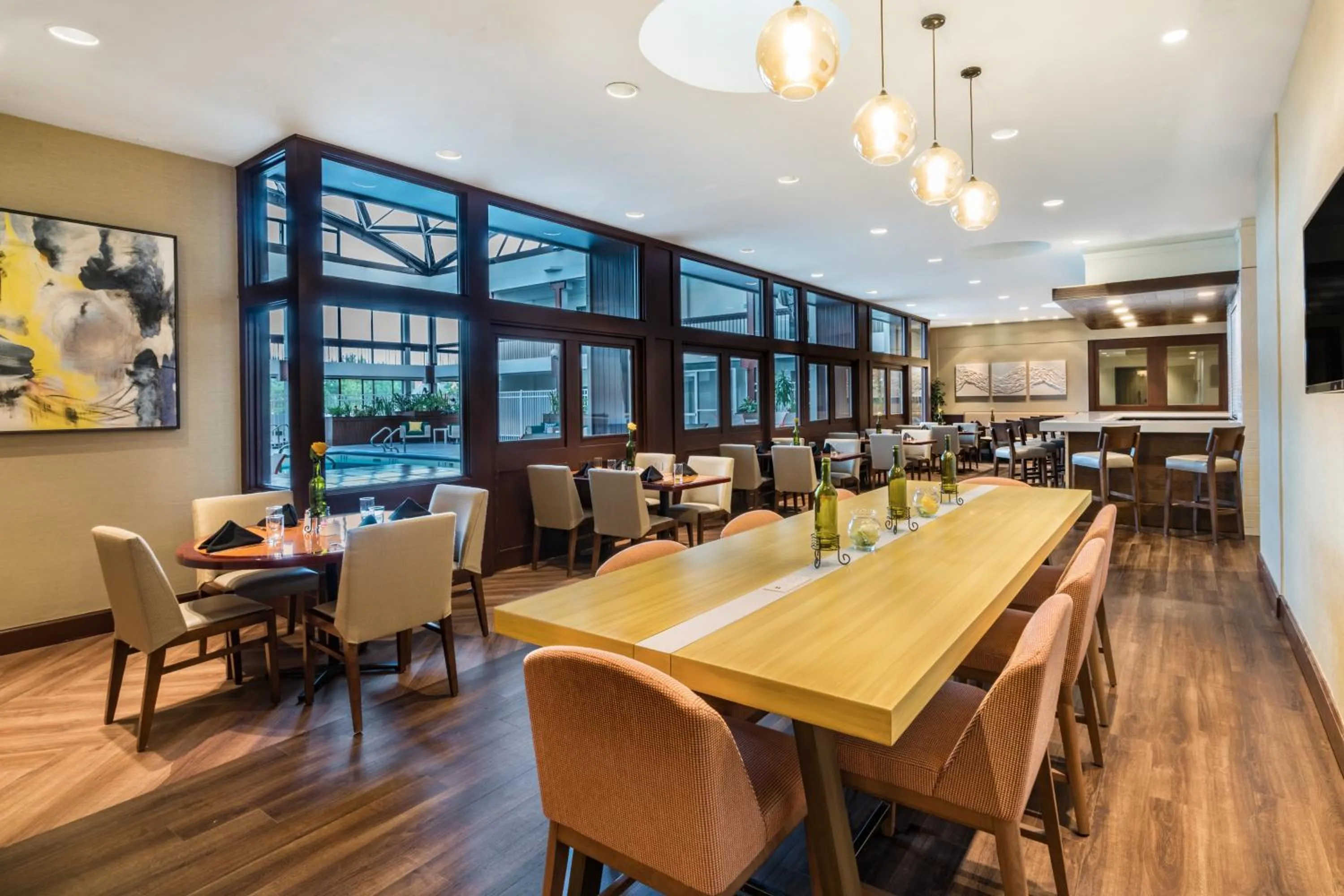 Restaurant/places to eat in Holiday Inn & Suites Pittsfield-Berkshires by IHG