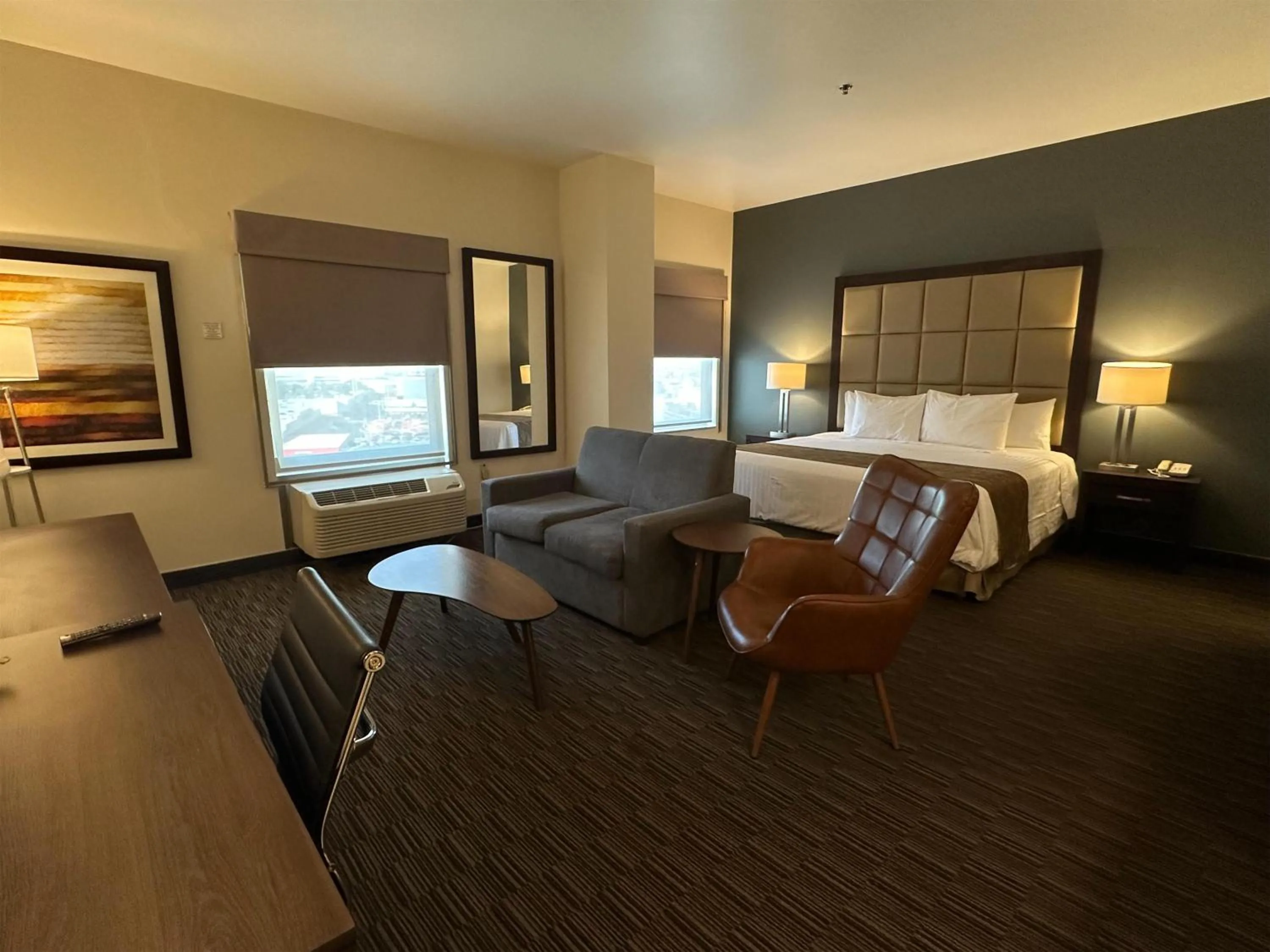 Photo of the whole room, Bed in Best Western Plus Chihuahua Juventud