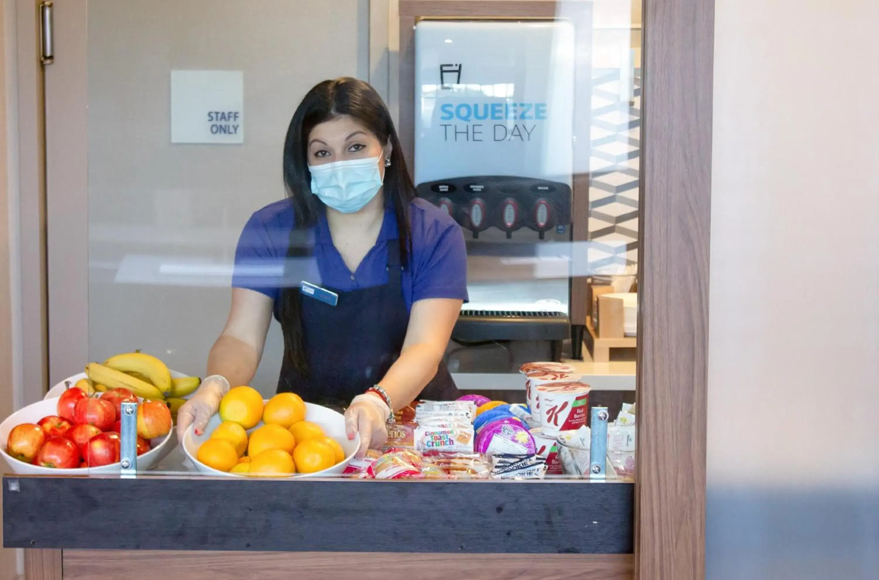 Breakfast in Holiday Inn Express & Suites Boston - Cambridge by IHG Breakfast in Holiday Inn Express & Suites Boston - Cambridge by IHG