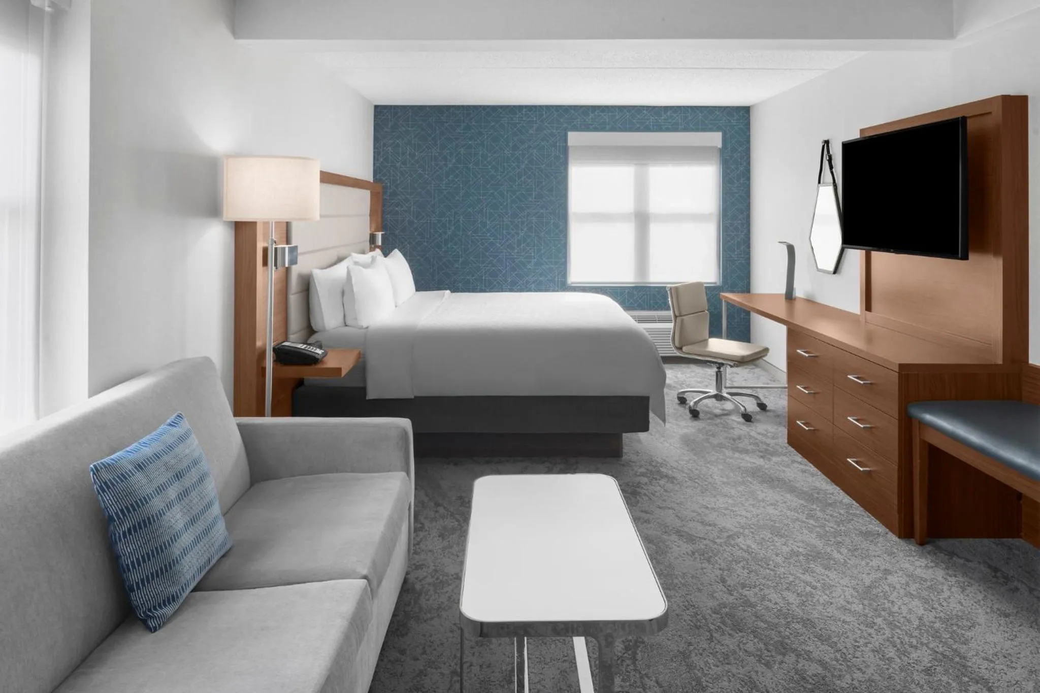 Bedroom, Bed in Holiday Inn Express & Suites Boston - Cambridge by IHG