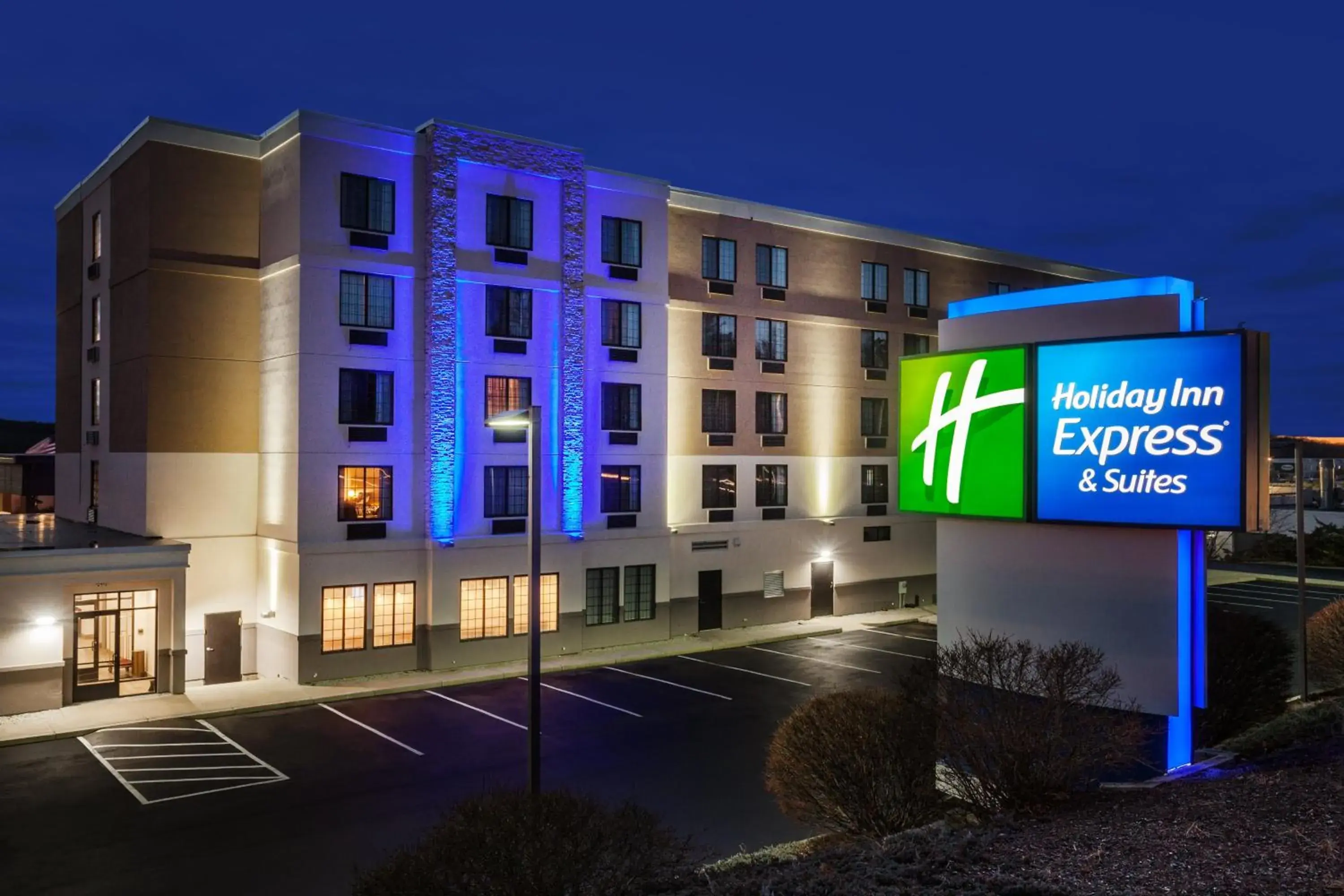 Property building in Holiday Inn Express Hotel & Suites Providence-Woonsocket by IHG Property building in Holiday Inn Express Hotel & Suites Providence-Woonsocket by IHG