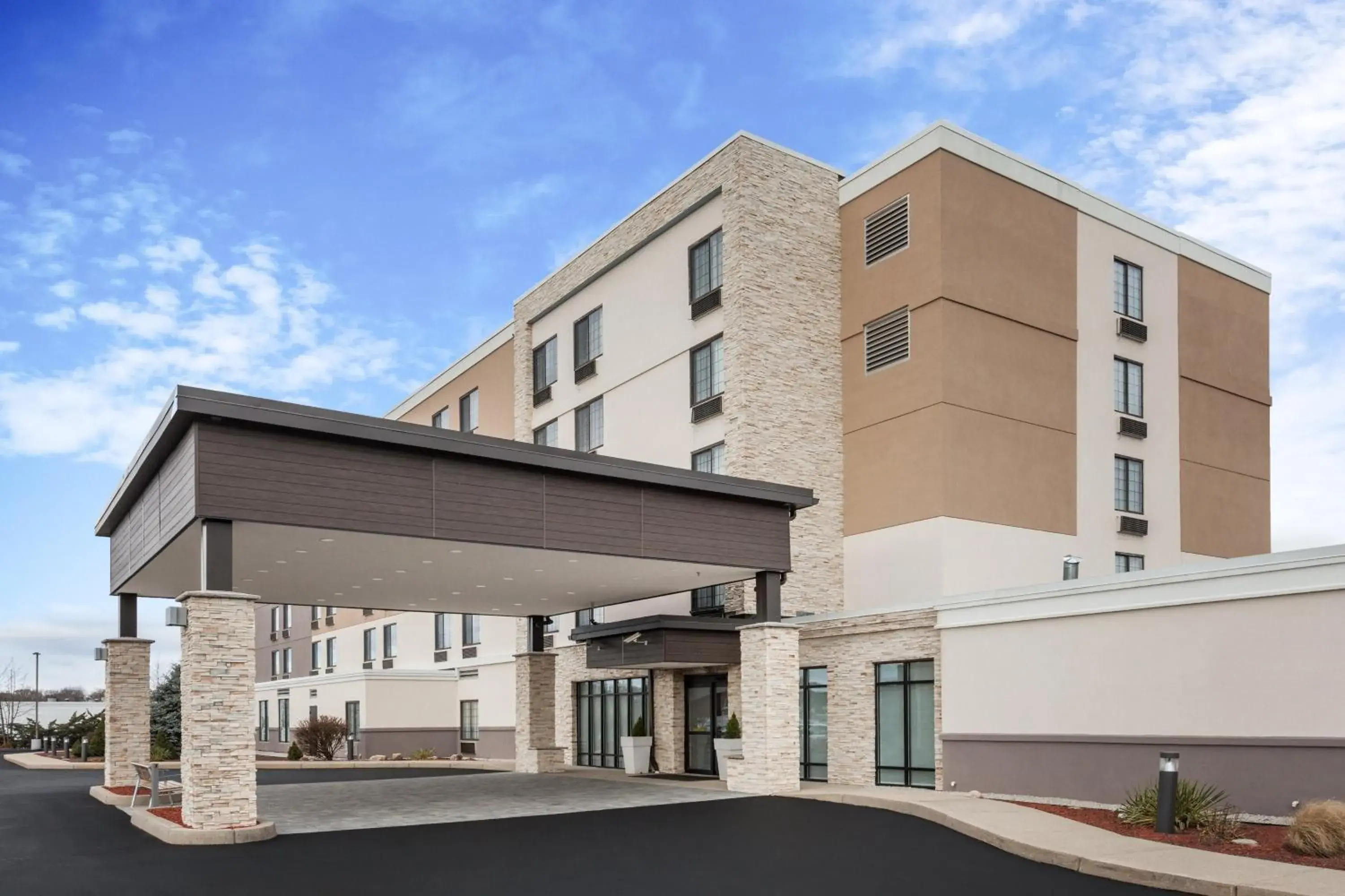 Property building in Holiday Inn Express Hotel & Suites Providence-Woonsocket by IHG Property building in Holiday Inn Express Hotel & Suites Providence-Woonsocket by IHG