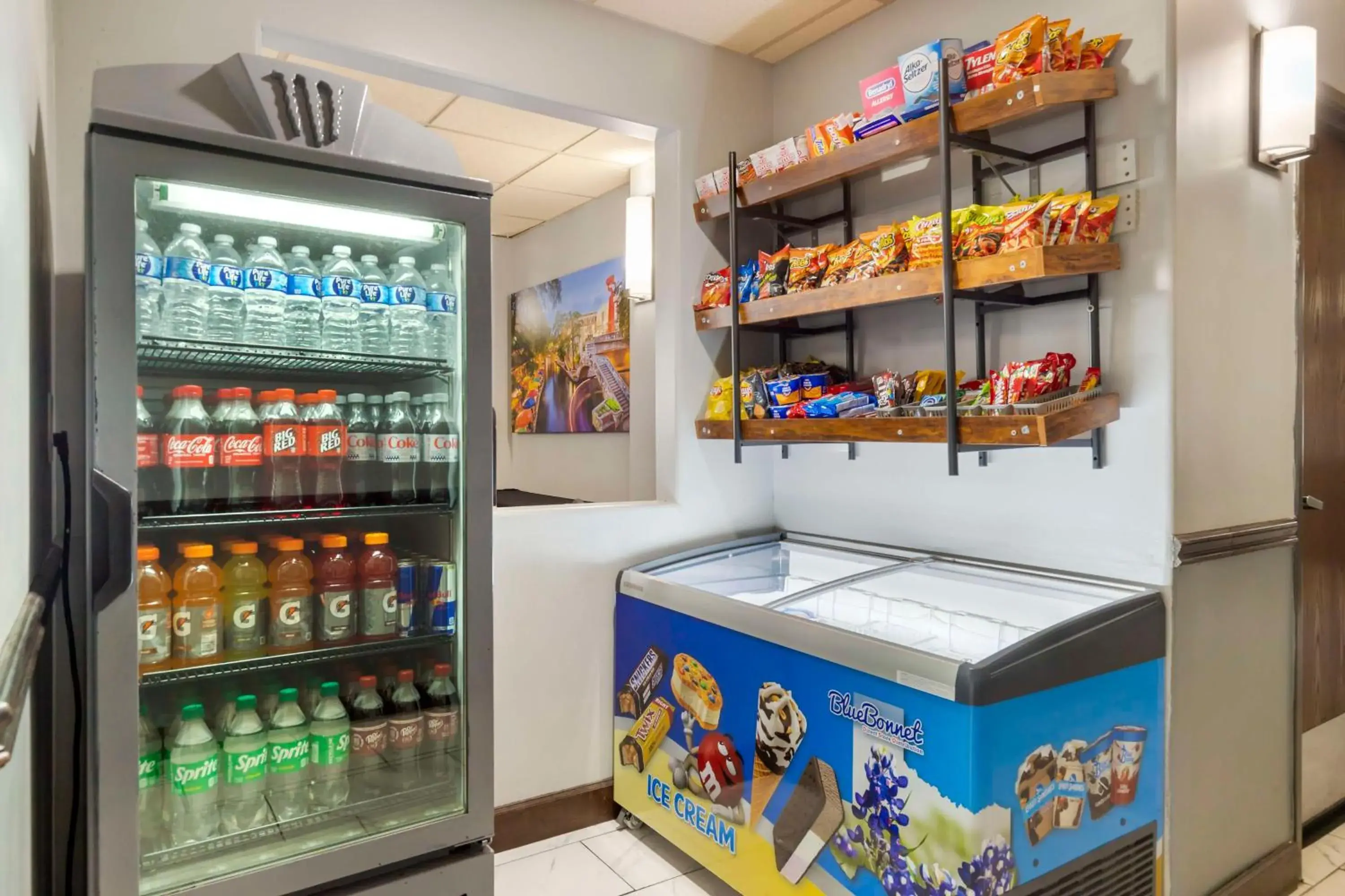 Property building in Best Western Medical Center North Inn & Suites Near Six Flags Property building in Best Western Medical Center North Inn & Suites Near Six Flags