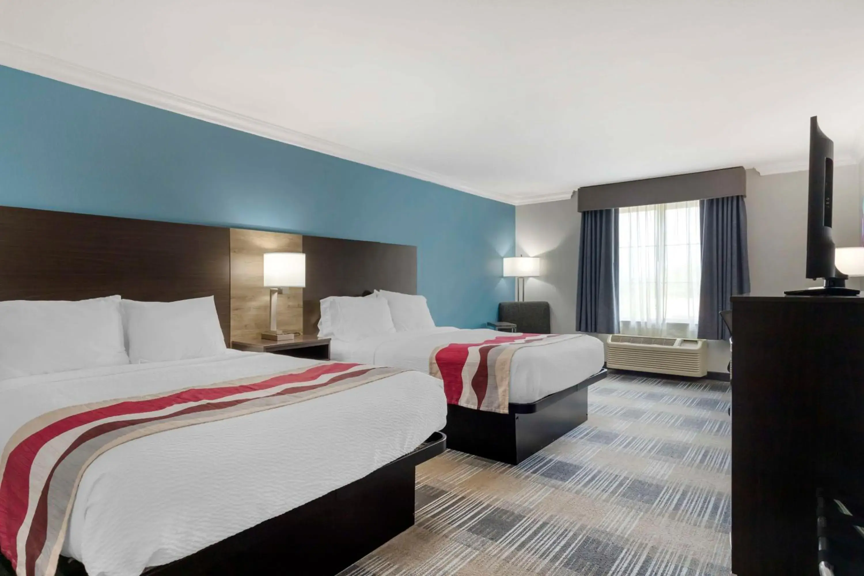 Queen Rooms with Two Queen Beds in Best Western Medical Center North Inn & Suites Near Six Flags Queen Rooms with Two Queen Beds in Best Western Medical Center North Inn & Suites Near Six Flags