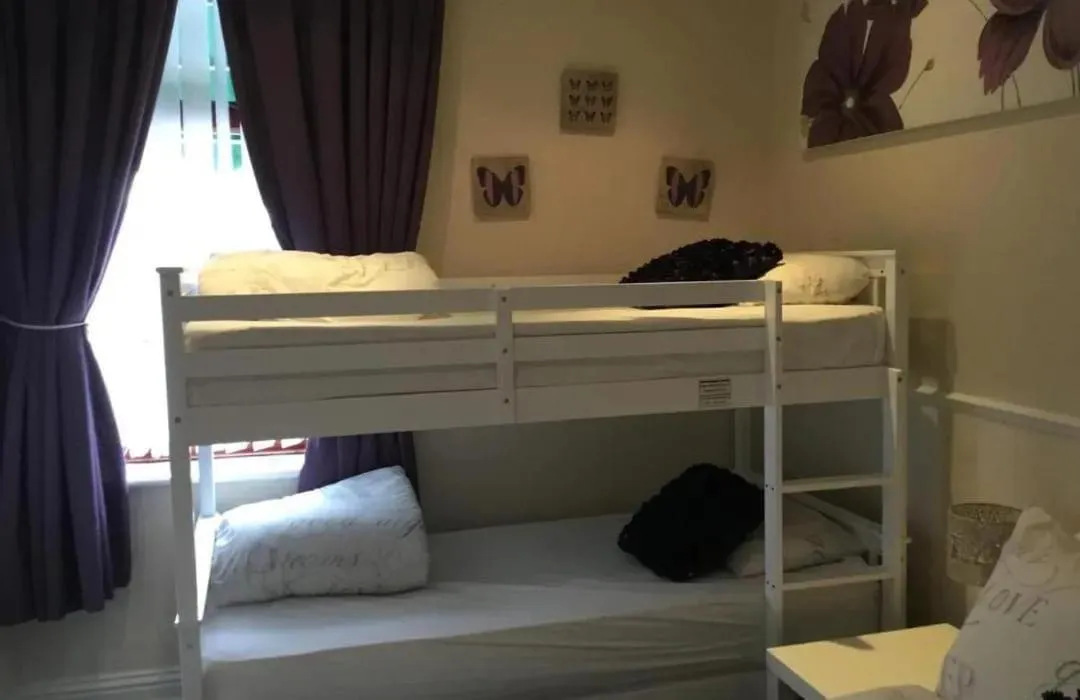 Bedroom, Bed in OYO Wynnstay Hotel