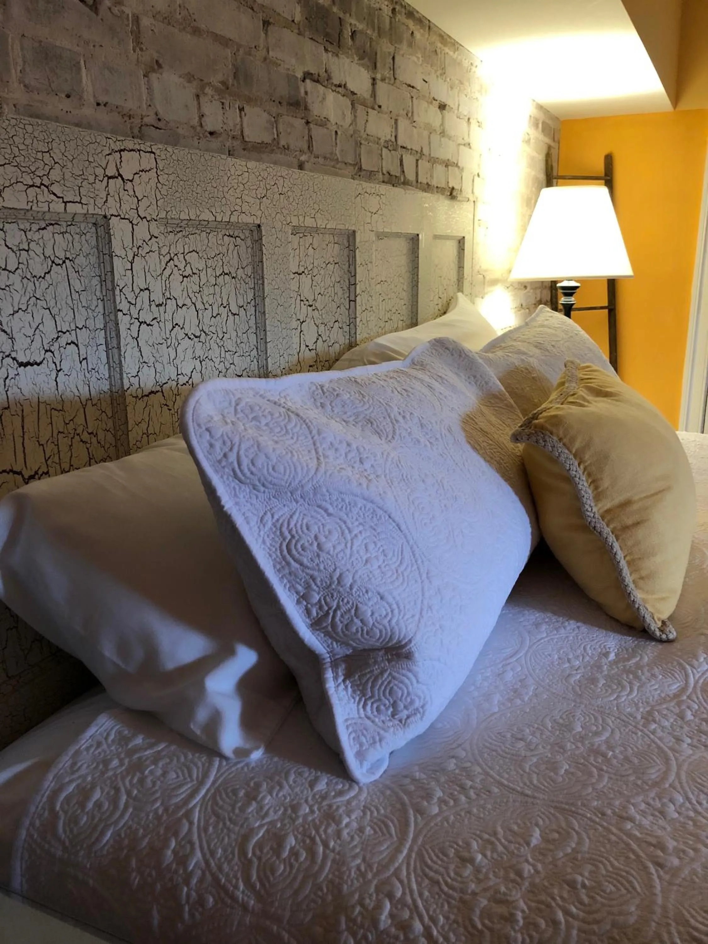 Bed in Suites at 249