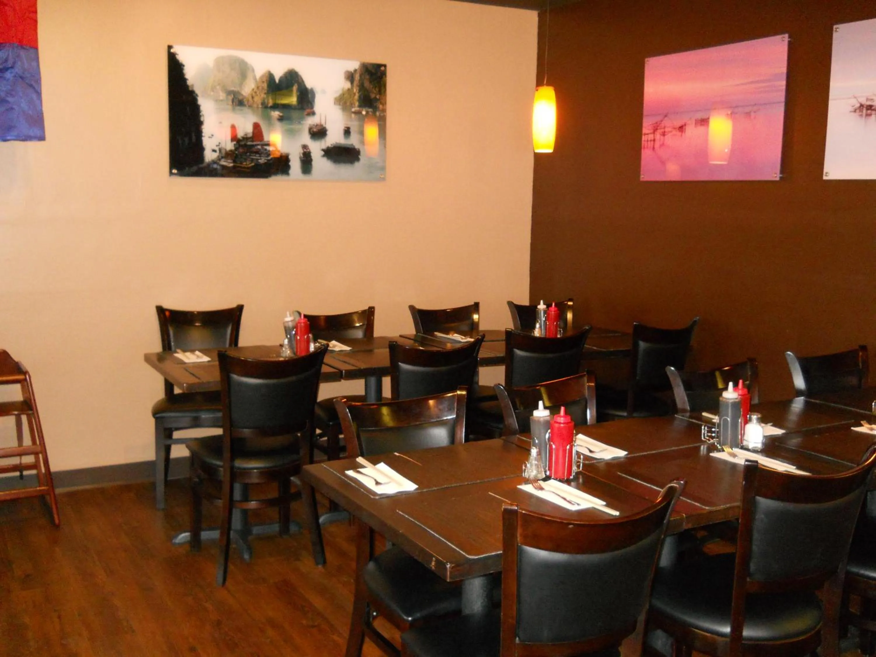 Restaurant/places to eat in TC Motel