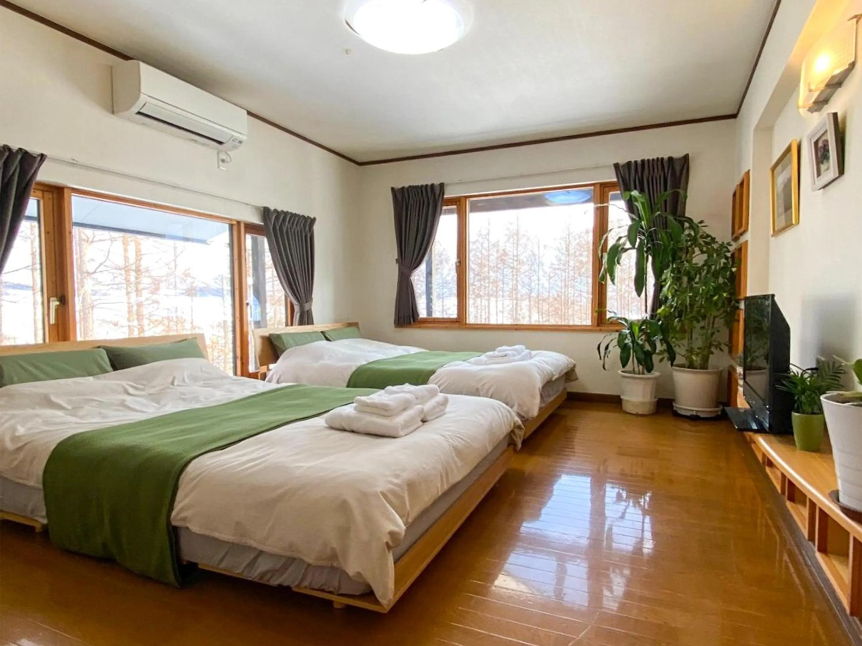 Superior Twin Room with Shared Bathroom - Non-Smoking in Ritz Garden Niji