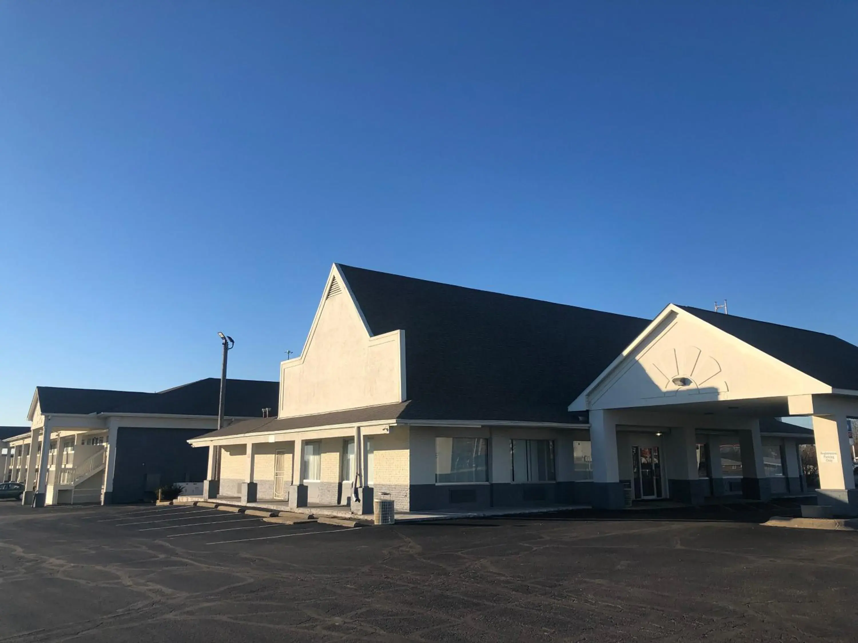 Property Building in Days Inn by Wyndham Indianapolis South