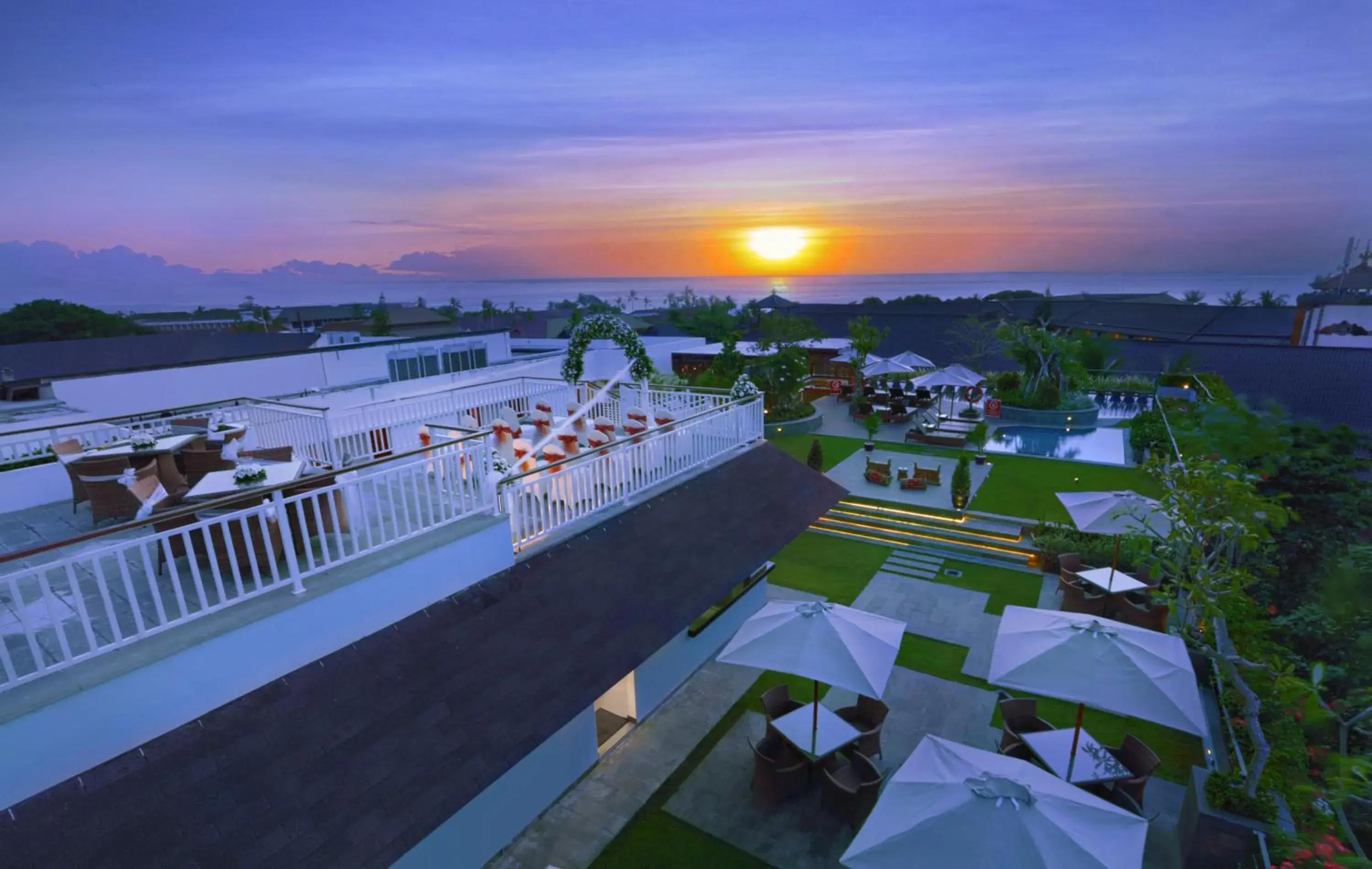 Property building in favehotel Kuta Kartika Plaza Property building in favehotel Kuta Kartika Plaza