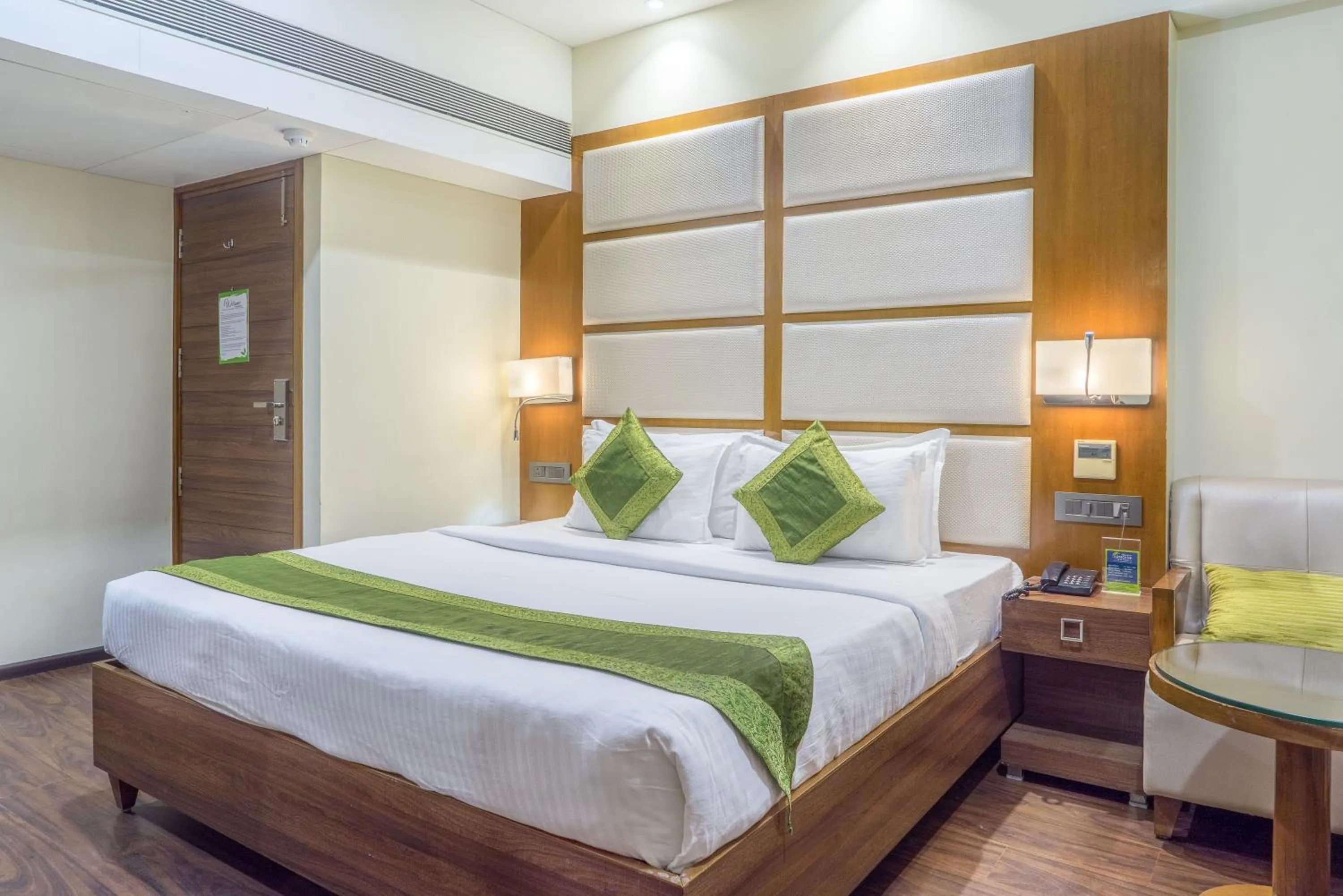 Bed in Super Inn Armoise Hotel - Navrangpura, Ahmedabad