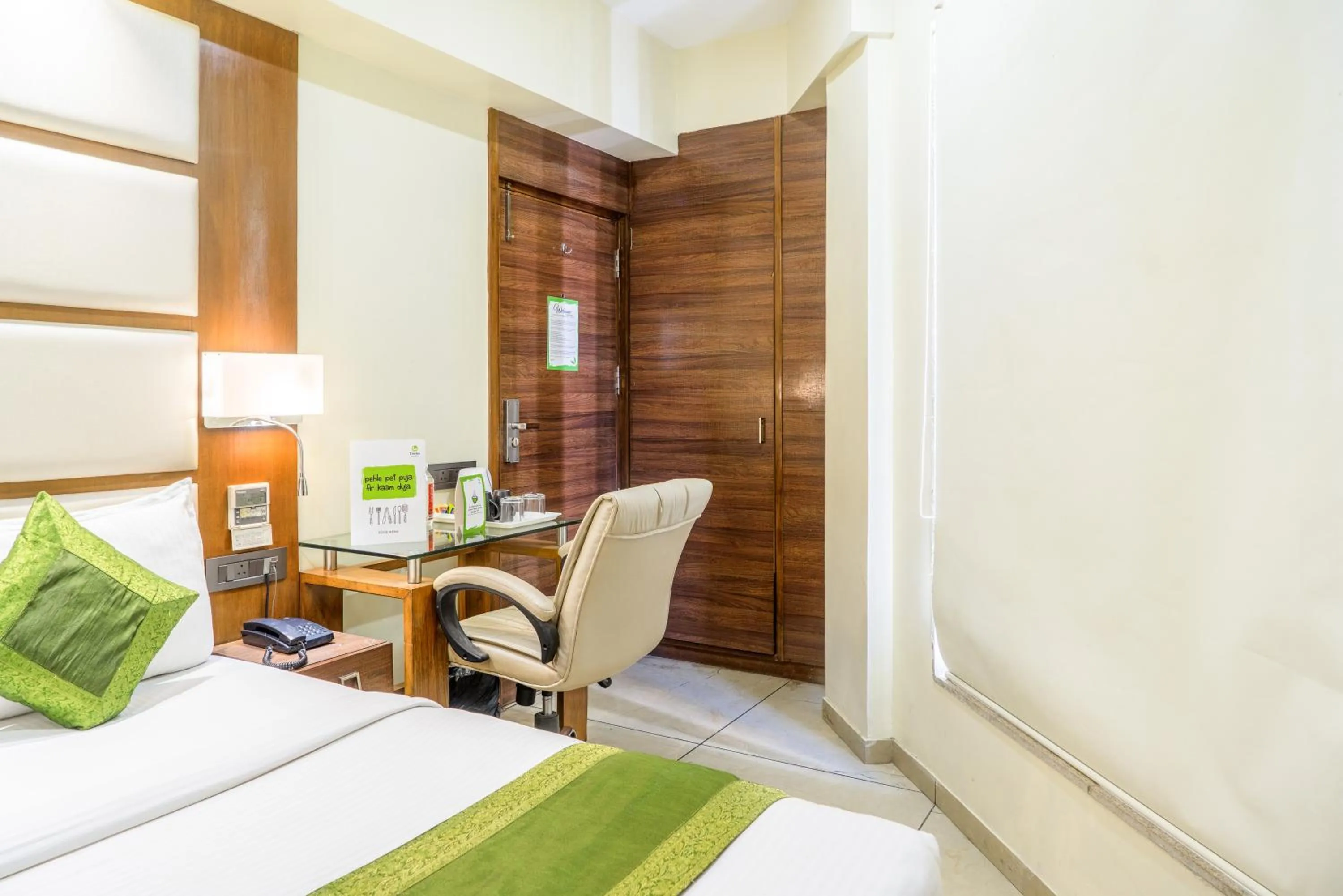 Bed in Super Inn Armoise Hotel - Navrangpura, Ahmedabad