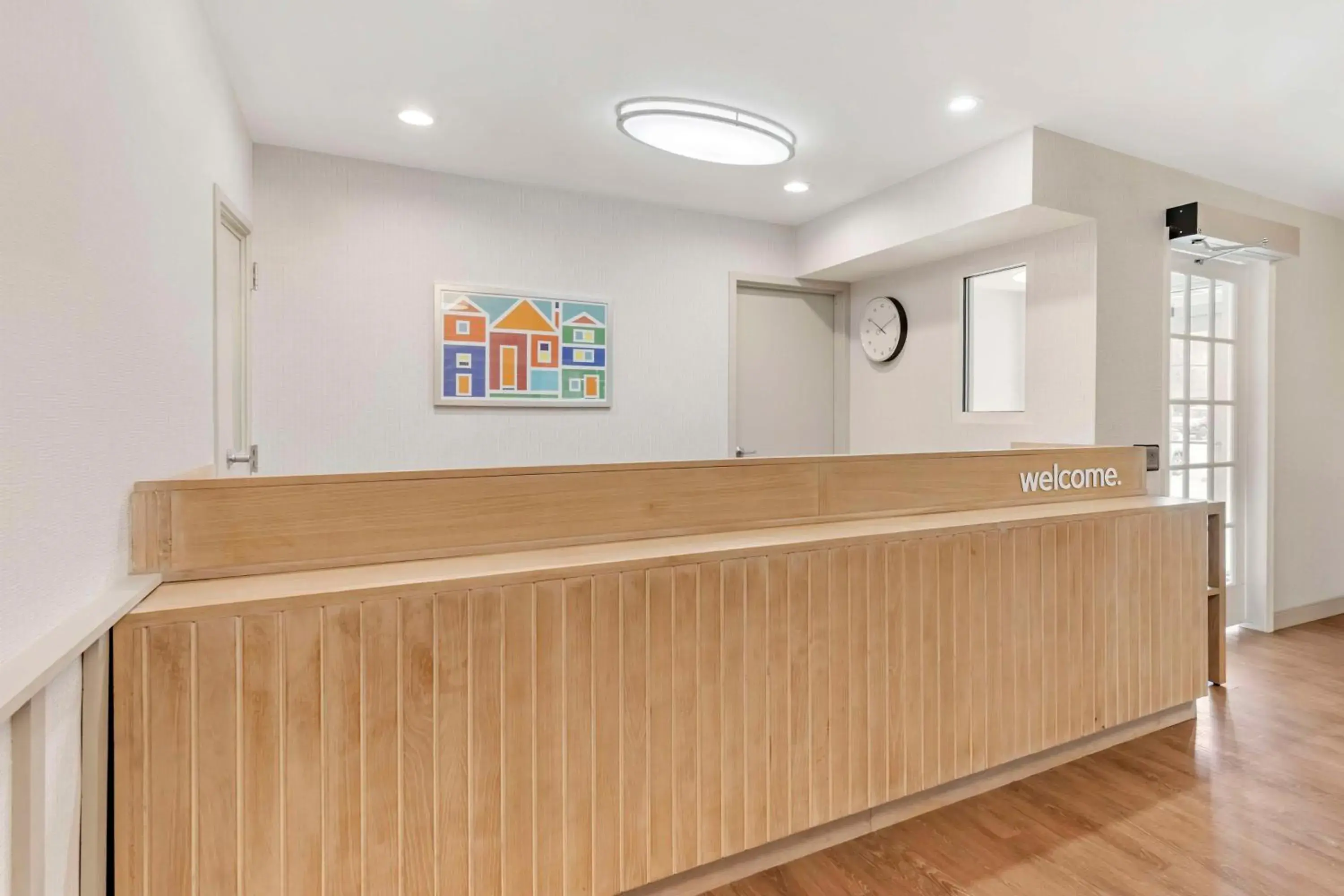 Lobby or reception in Sonesta Simply Suites Baltimore BWI Airport Lobby or reception in Sonesta Simply Suites Baltimore BWI Airport