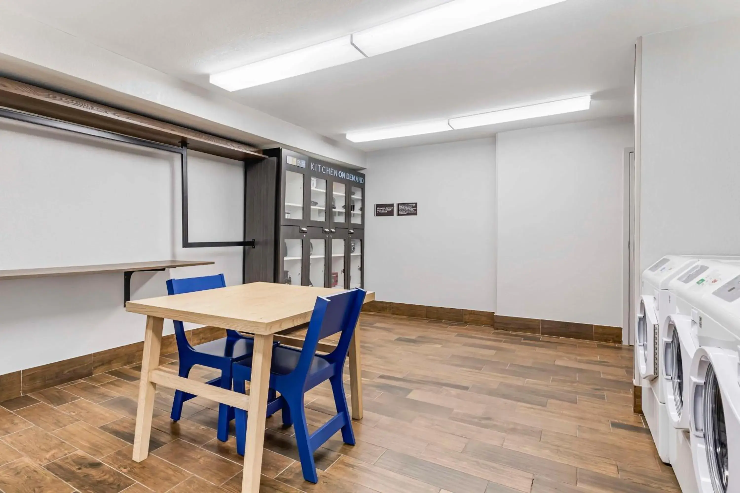 Property building in Sonesta Simply Suites Baltimore BWI Airport Property building in Sonesta Simply Suites Baltimore BWI Airport