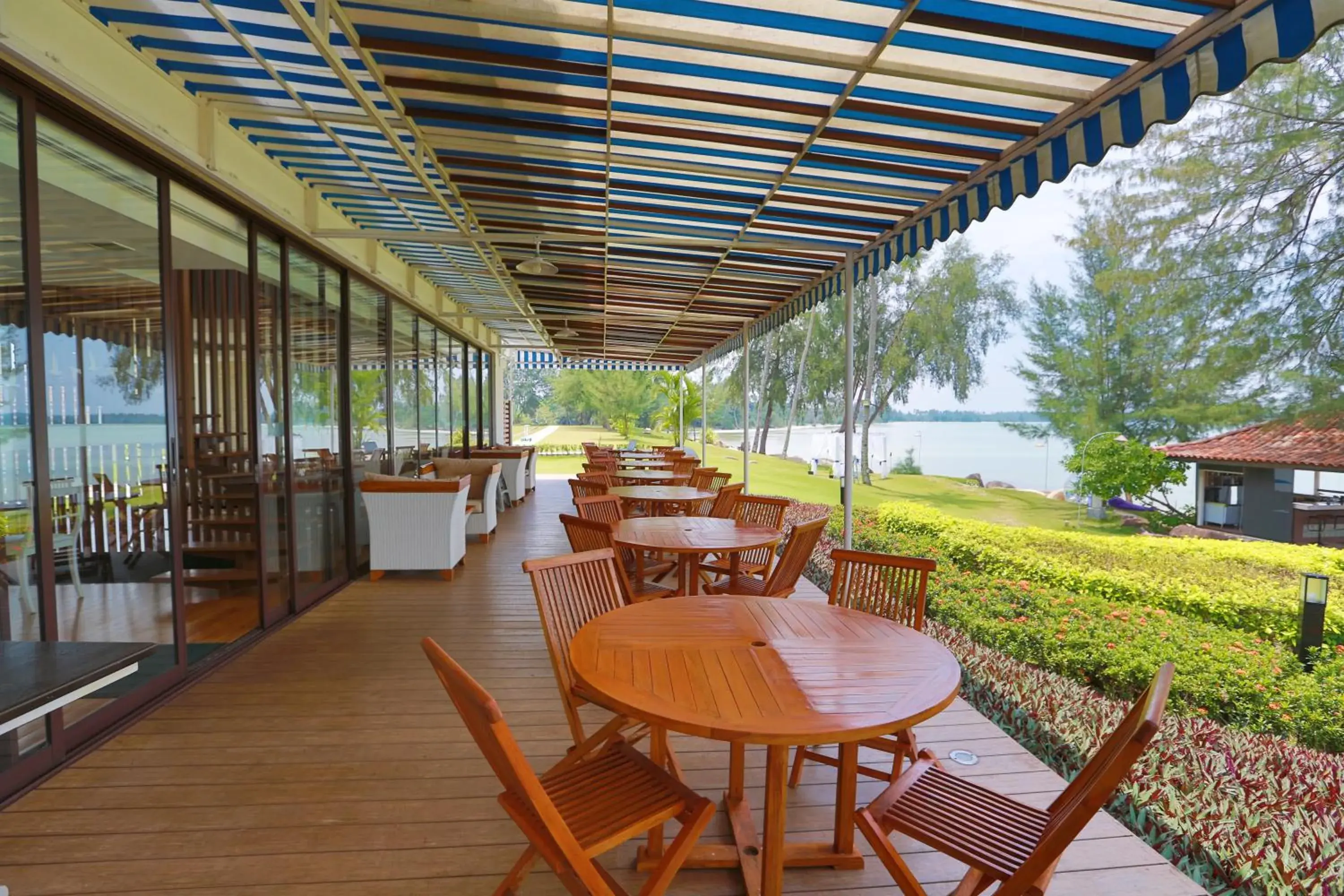 Restaurant/places to eat in Pantai Indah Lagoi Bintan Restaurant/places to eat in Pantai Indah Lagoi Bintan