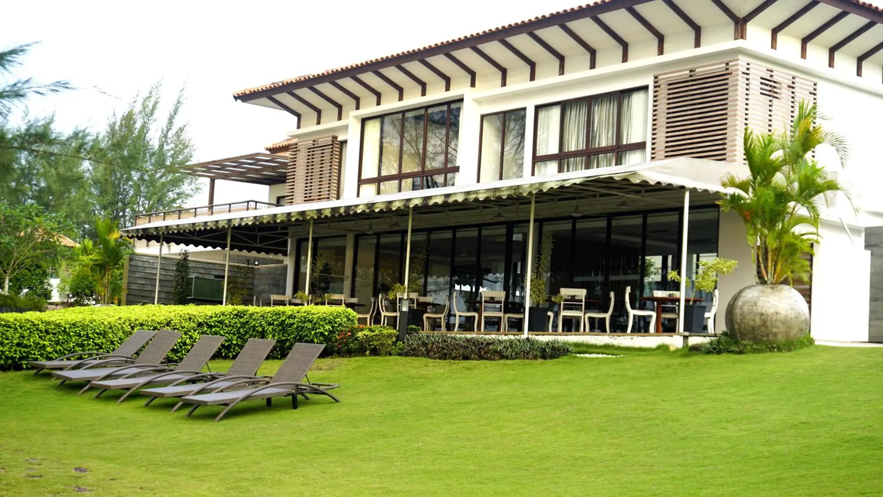 Restaurant/places to eat in Pantai Indah Lagoi Bintan Restaurant/places to eat in Pantai Indah Lagoi Bintan