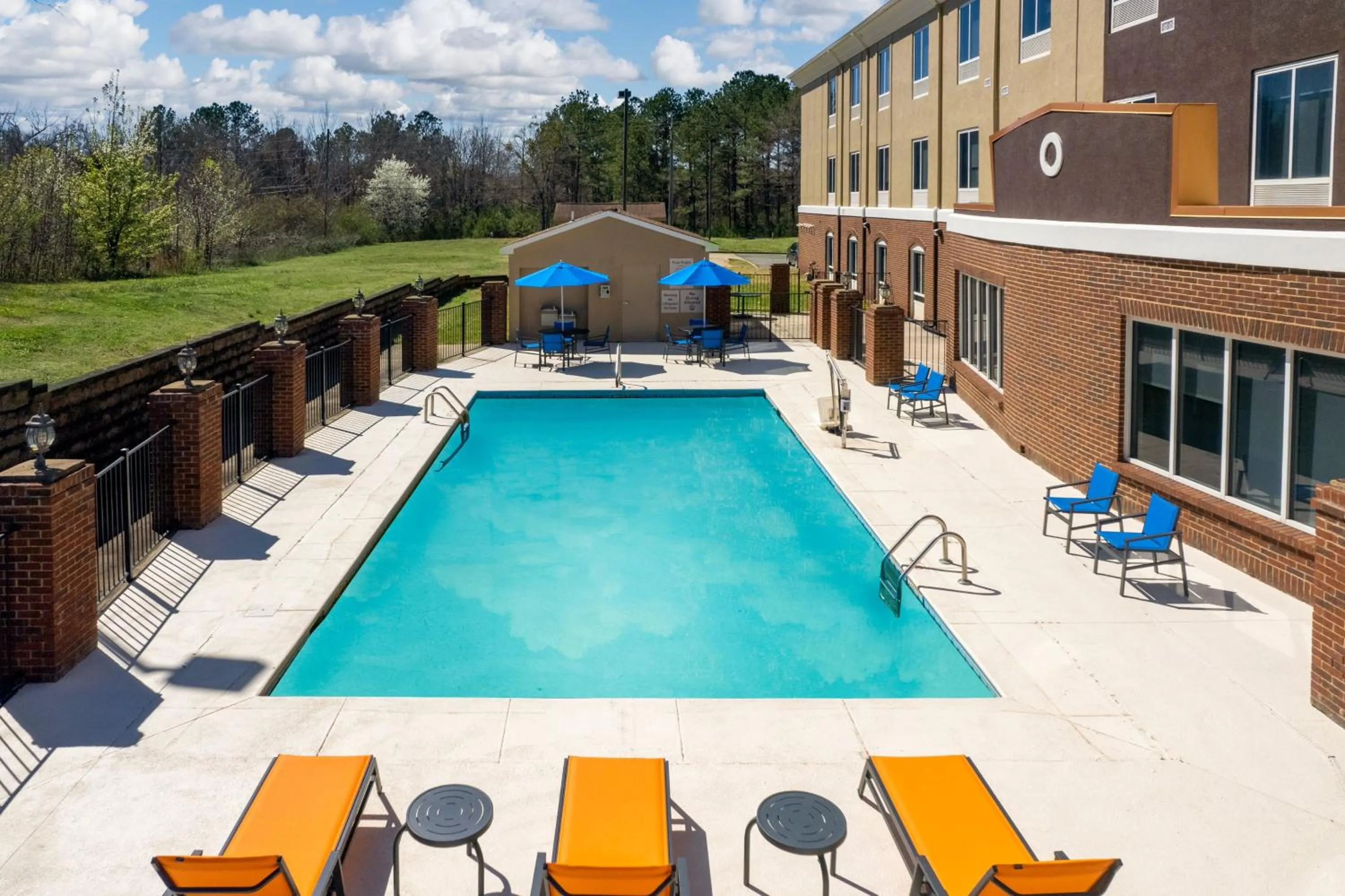 Swimming pool in Holiday Inn Express Hotel & Suites Talladega by IHG