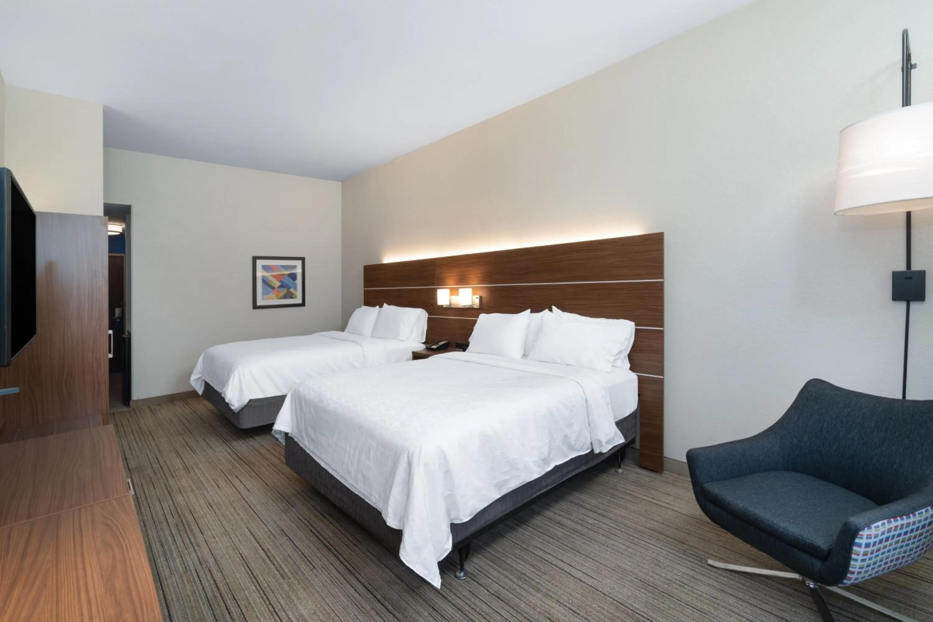Photo of the whole room, Bed in Holiday Inn Express Hotel & Suites Talladega by IHG