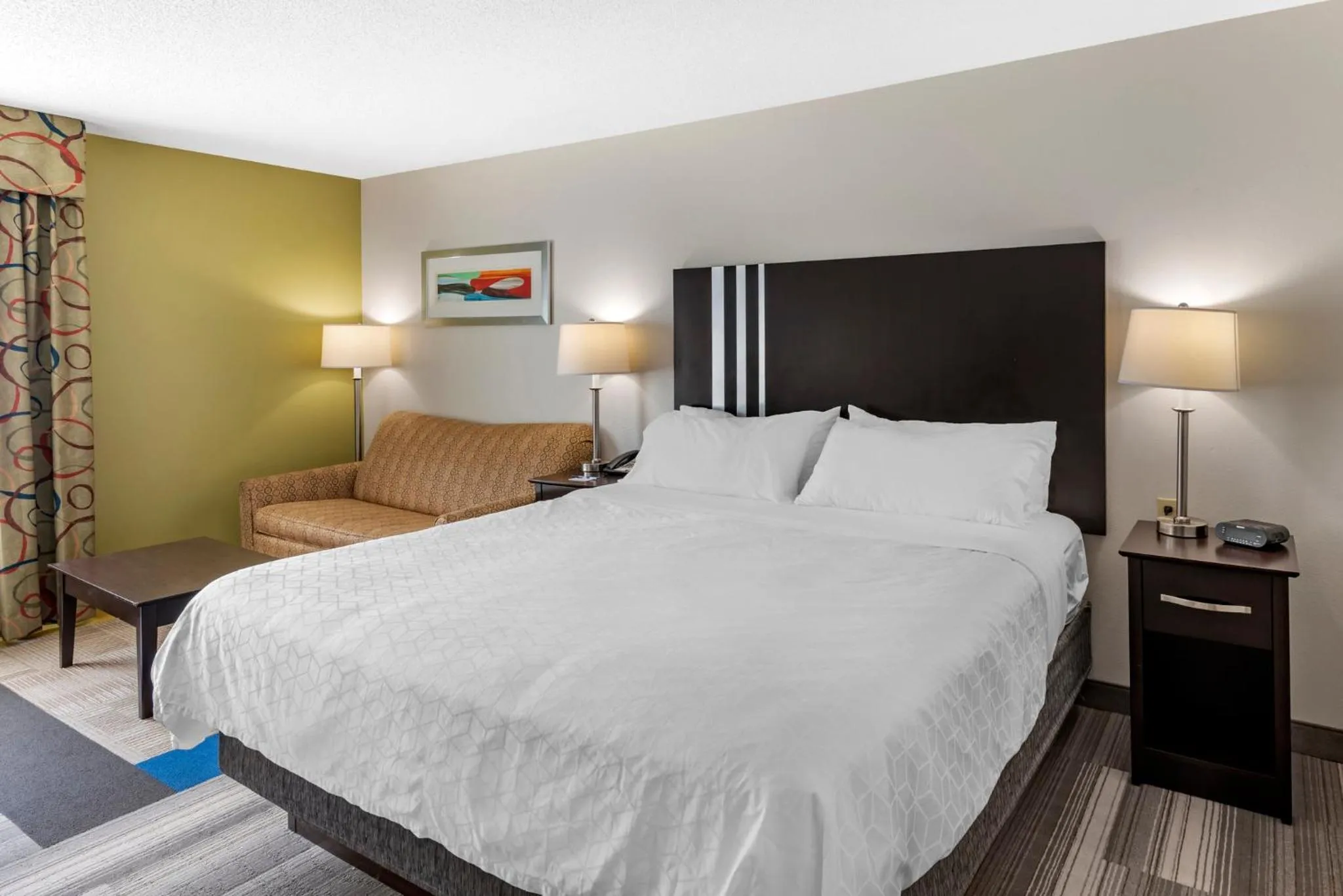 Photo of the whole room, Bed in Holiday Inn Express Hotel & Suites Cincinnati-Blue Ash by IHG