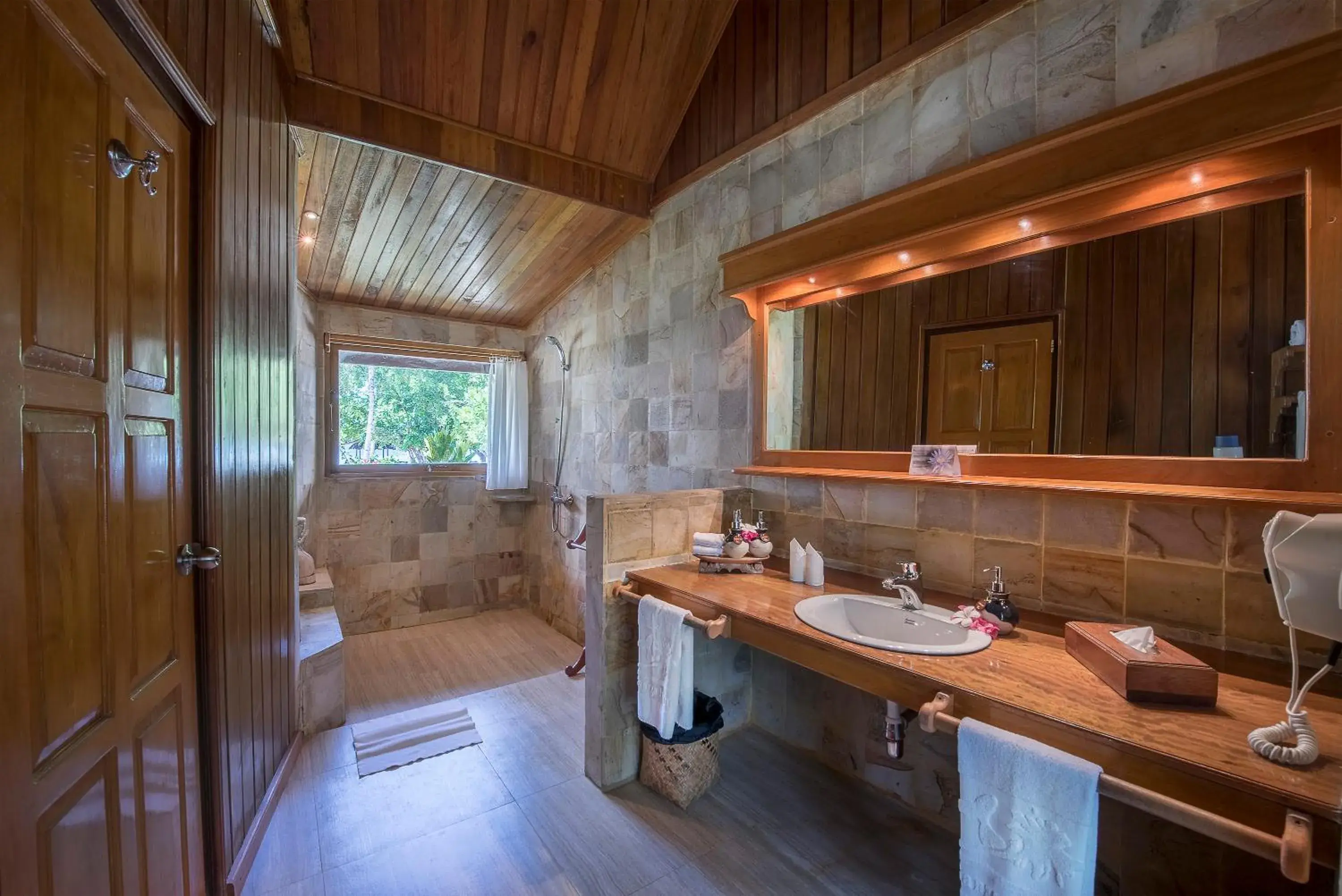 Bathroom in Gangga Island Resort & Spa