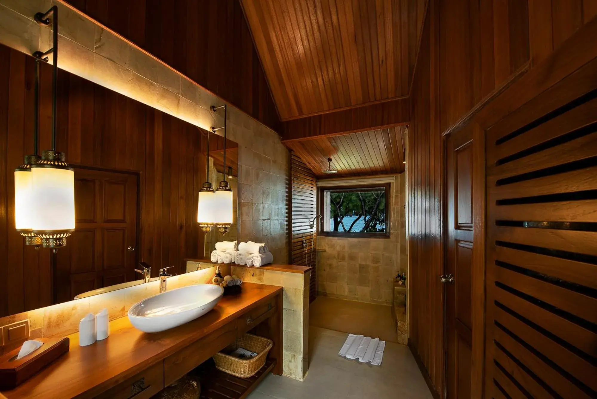 Bathroom in Gangga Island Resort & Spa