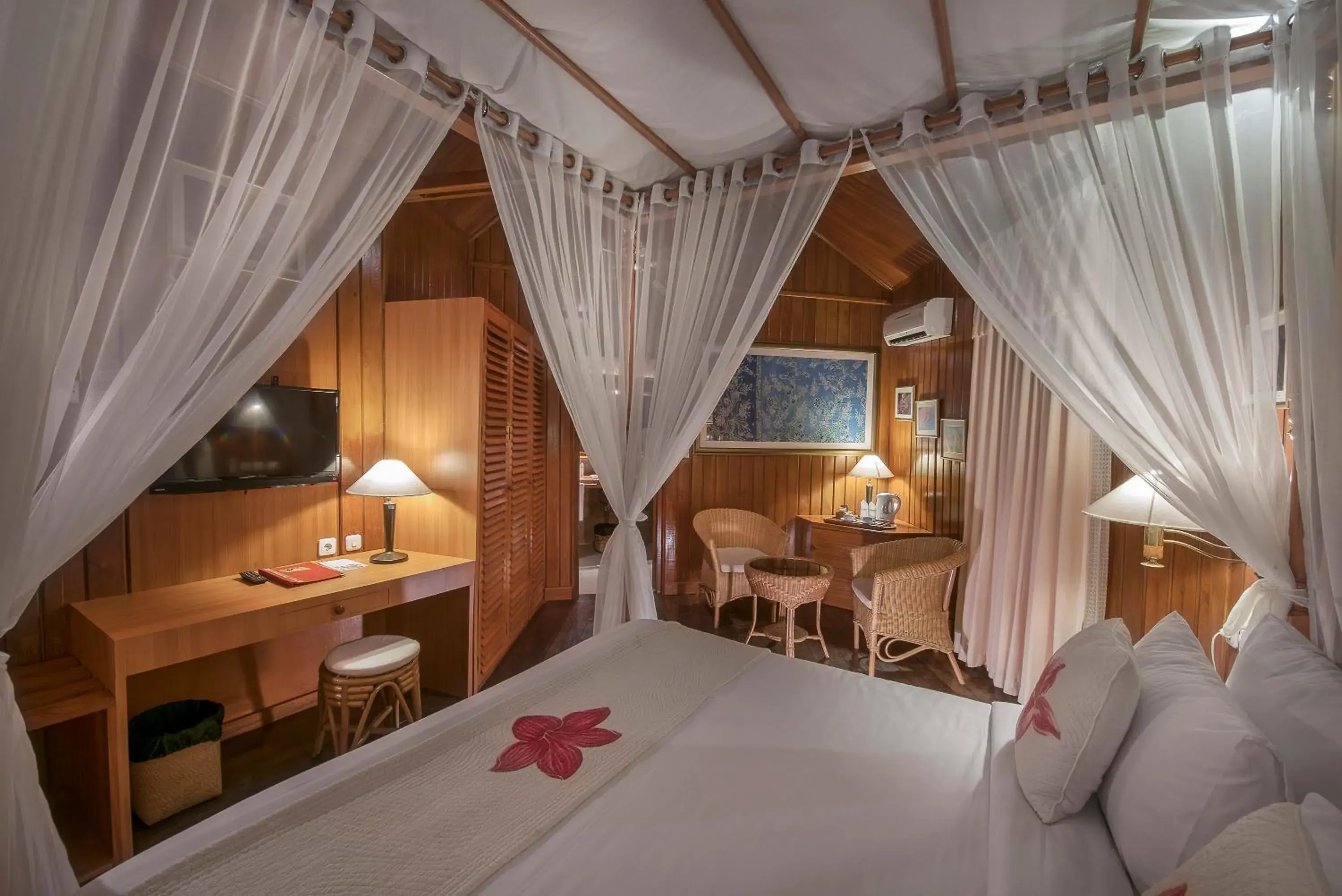 Photo of the whole room, Bed in Gangga Island Resort & Spa