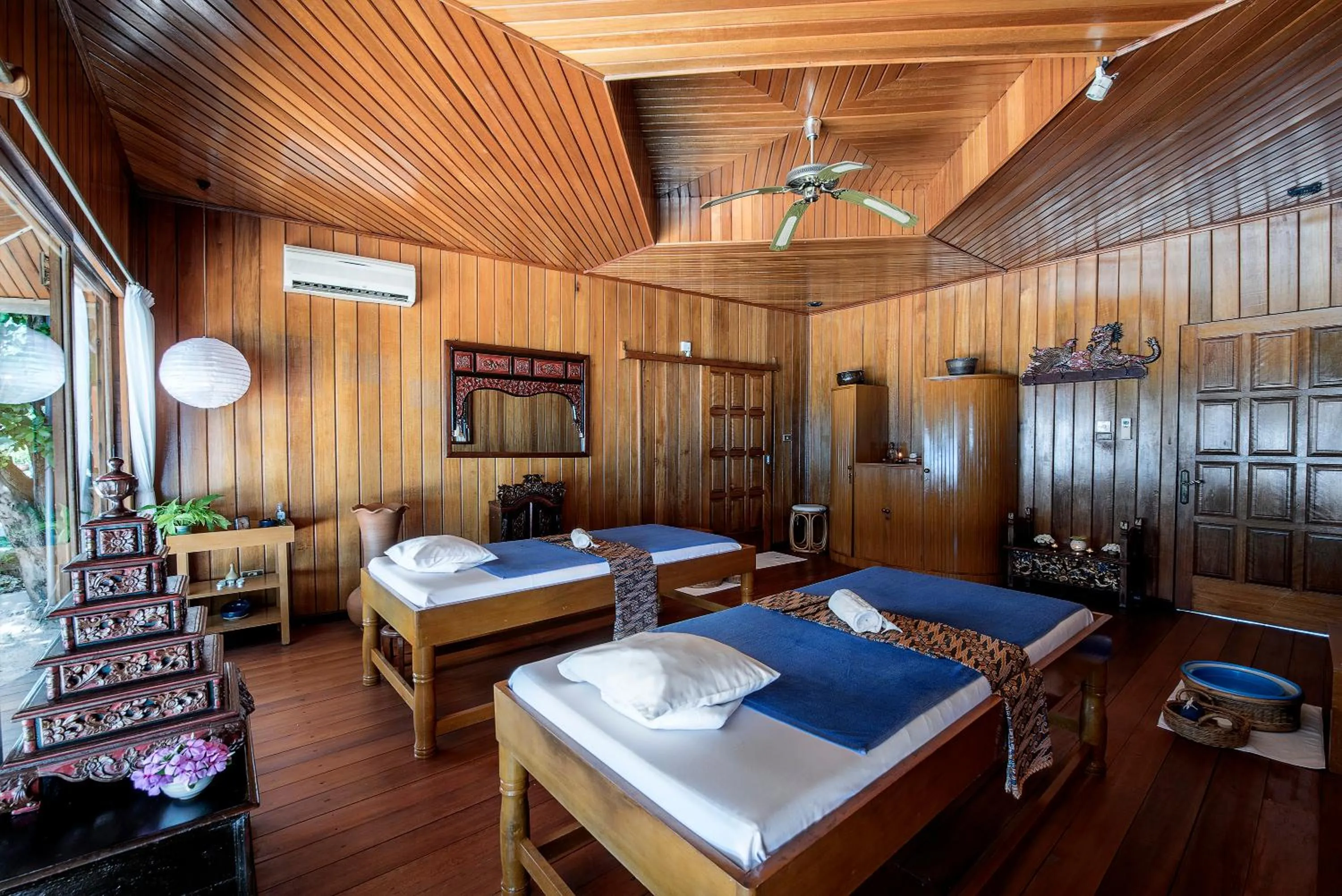 Massage in Gangga Island Resort & Spa