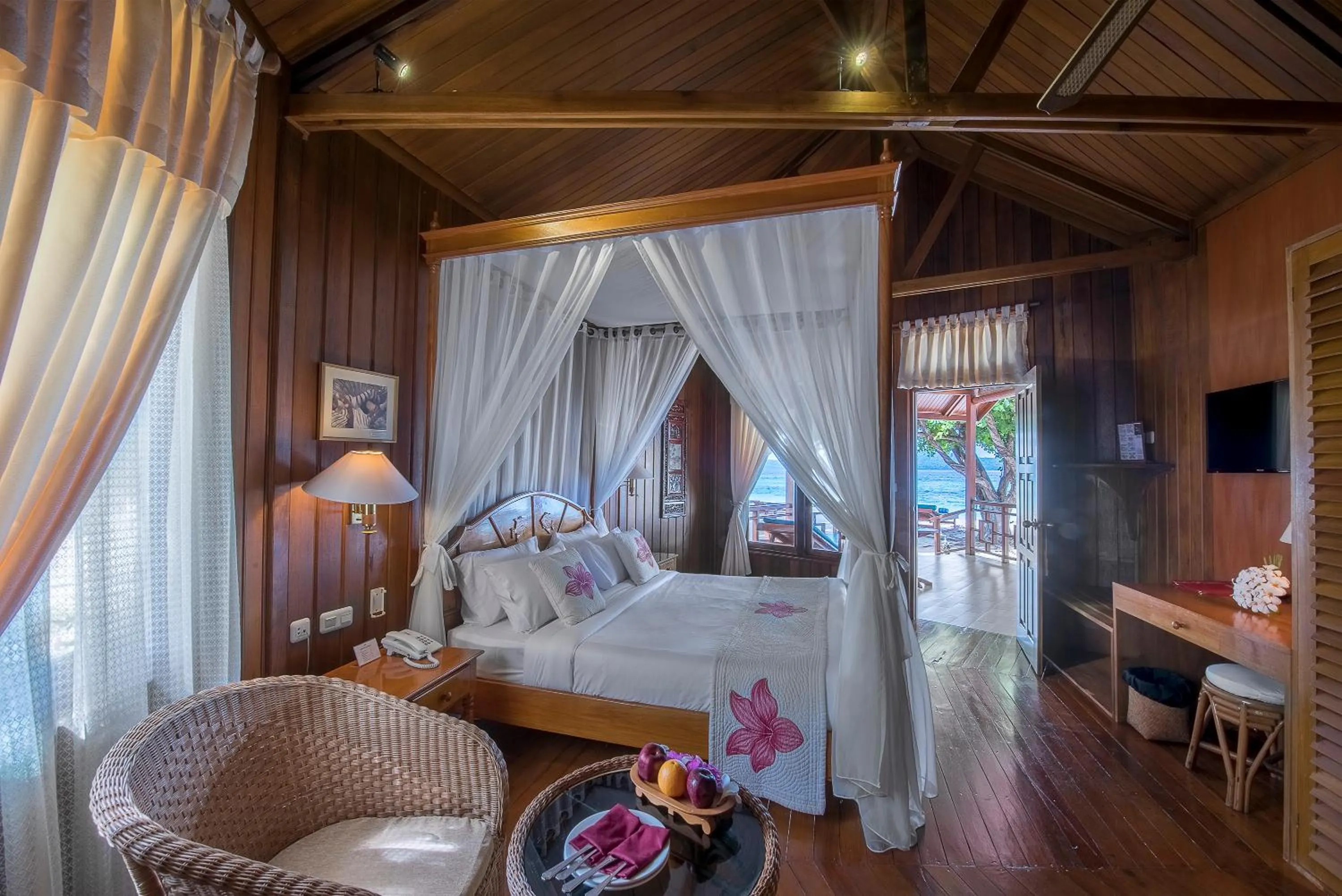 Photo of the whole room, Bed in Gangga Island Resort & Spa
