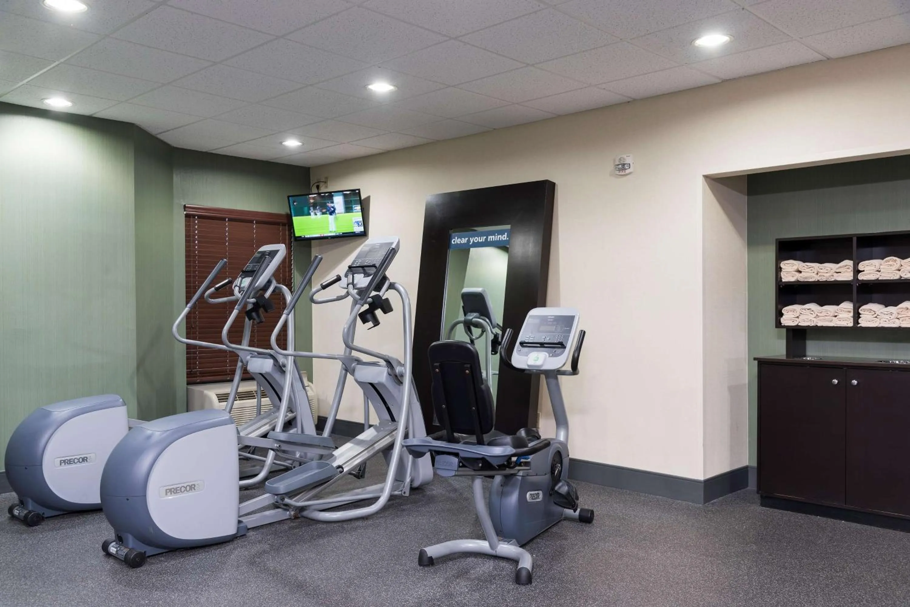 Fitness centre/facilities in Hampton Inn & Suites East Lansing