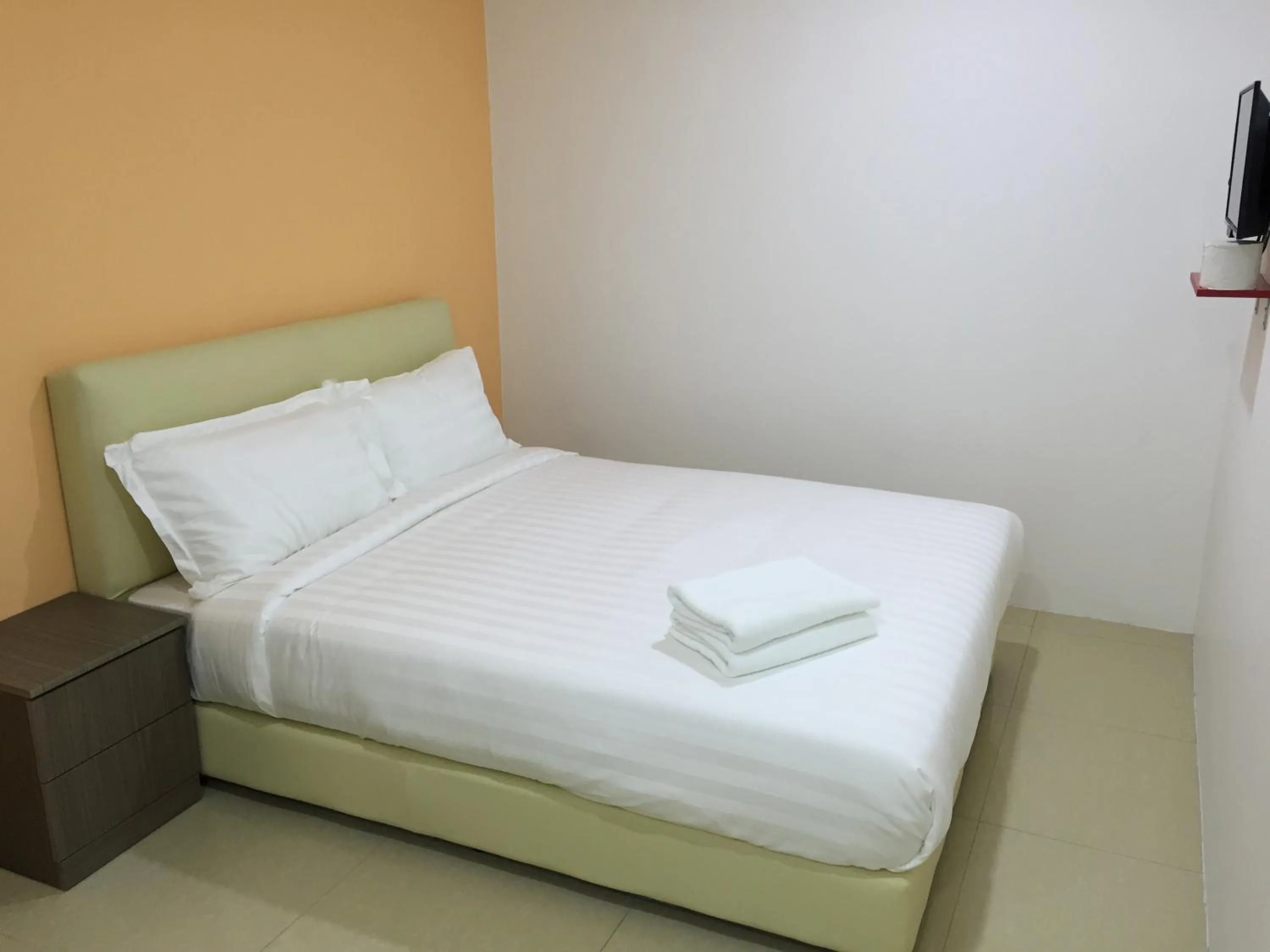 Bed in Ipoh Road Hotel