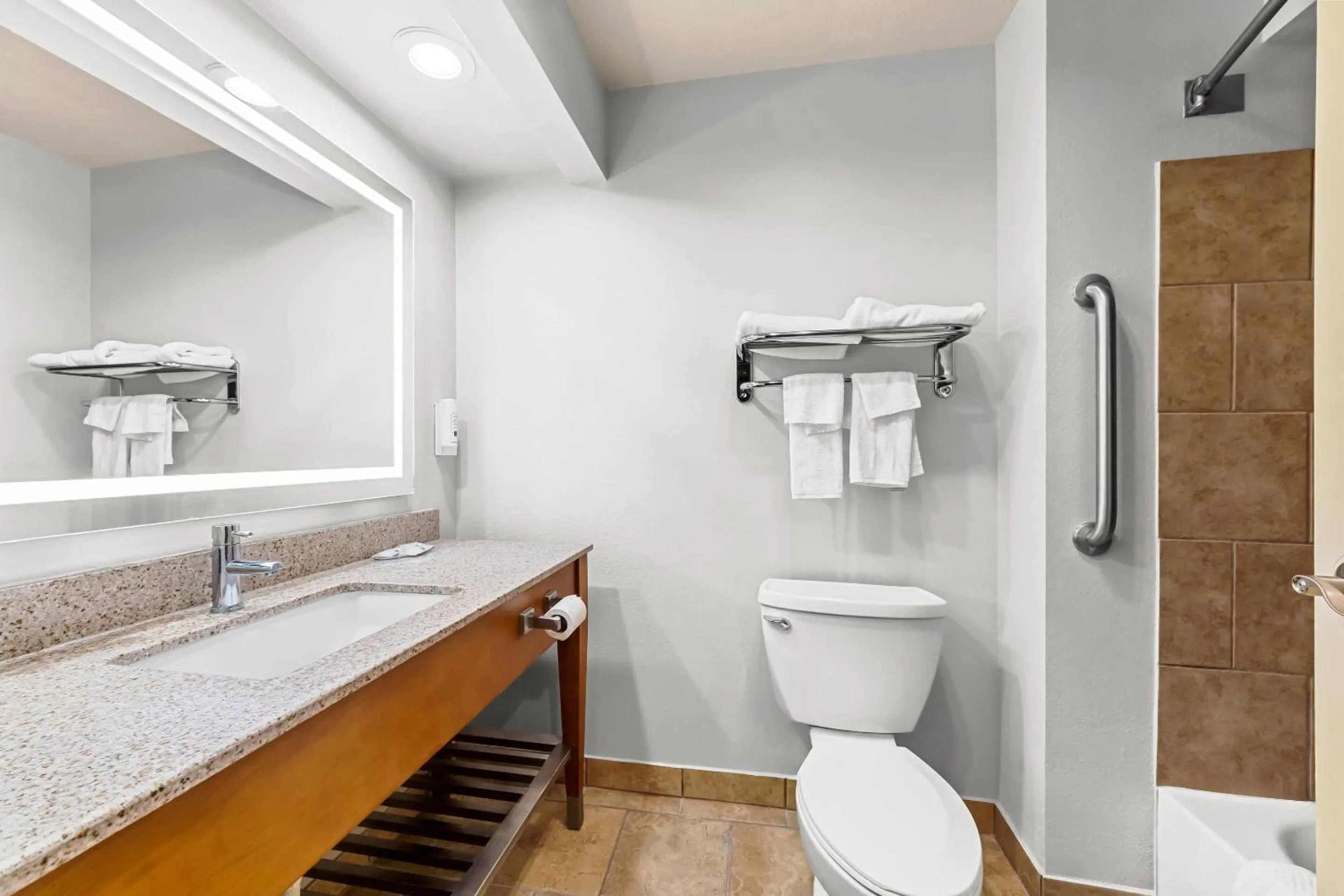 Bedroom in Quality Inn & Suites San Antonio Airport - Stone Oak