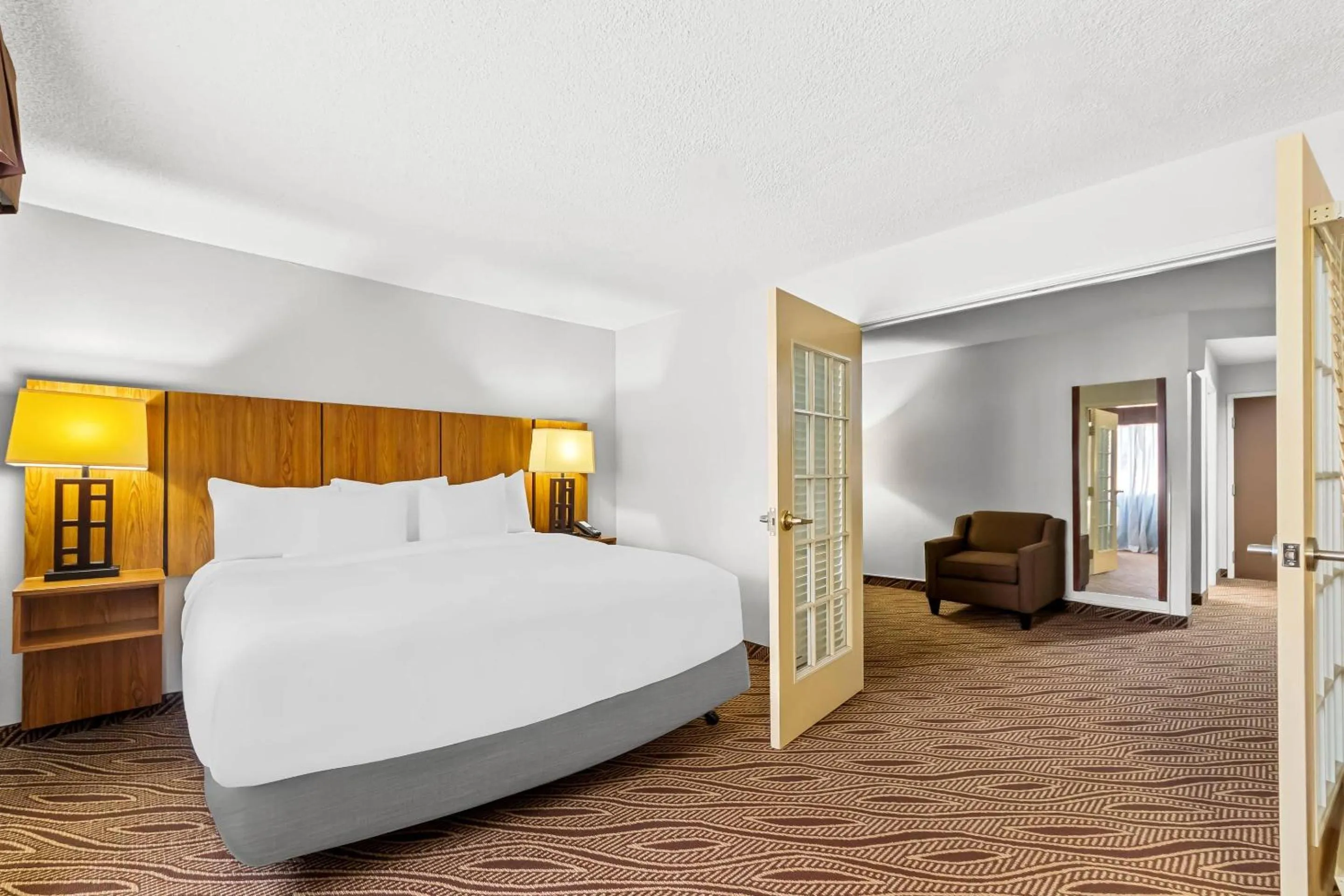 Bedroom, Bed in Quality Inn & Suites San Antonio Airport - Stone Oak