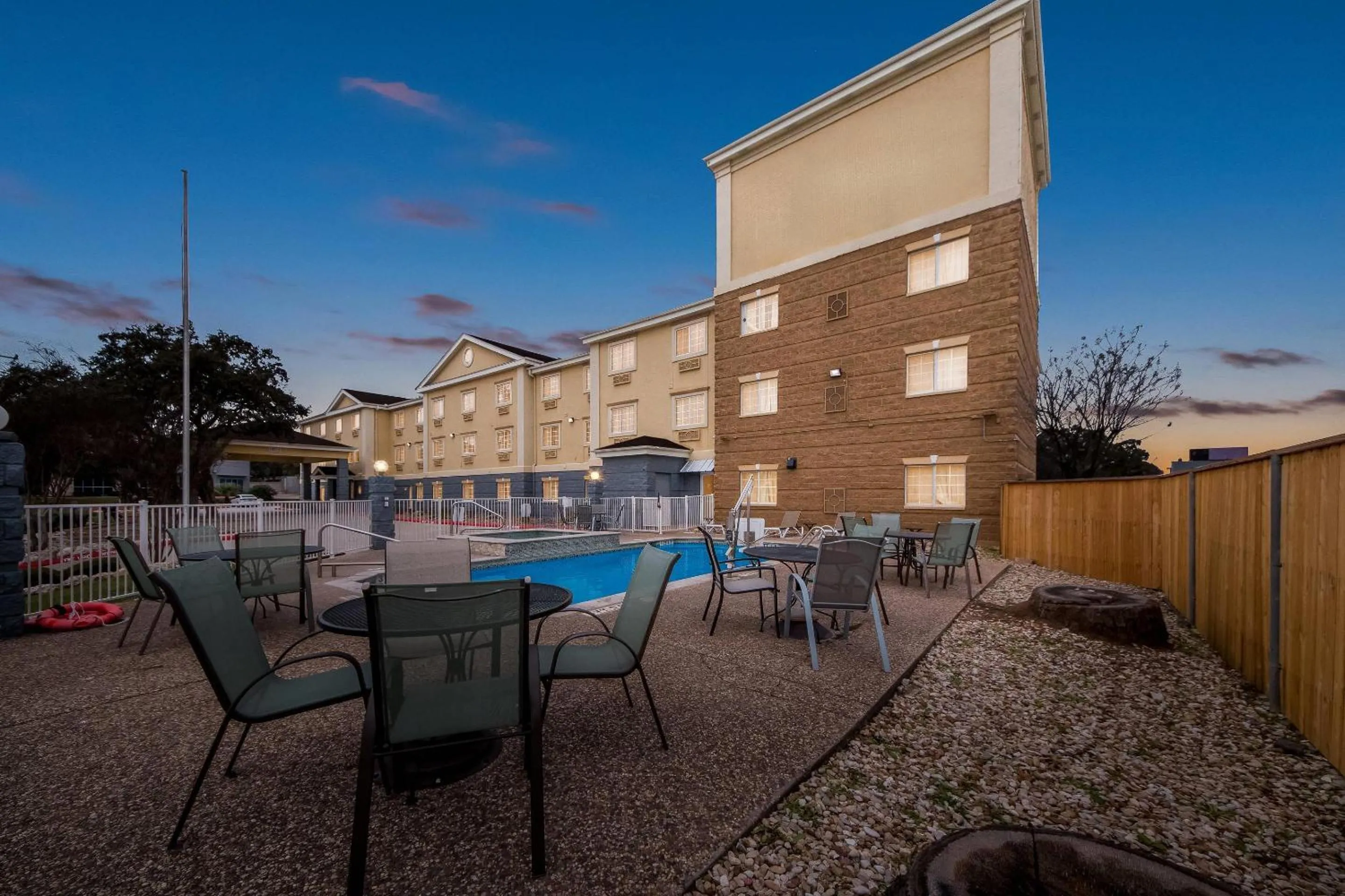 Property building in Quality Inn & Suites San Antonio Airport - Stone Oak