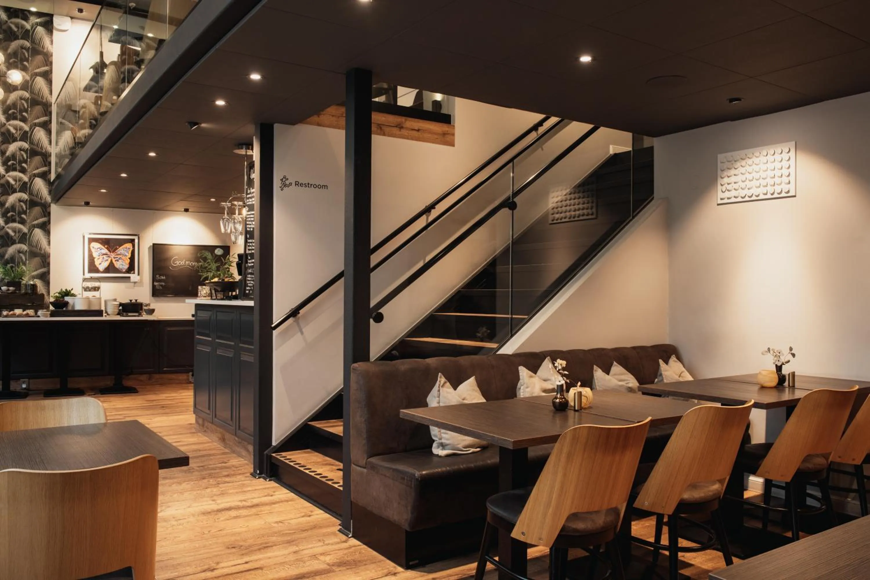 Restaurant/places to eat in Home Hotel Norre Park