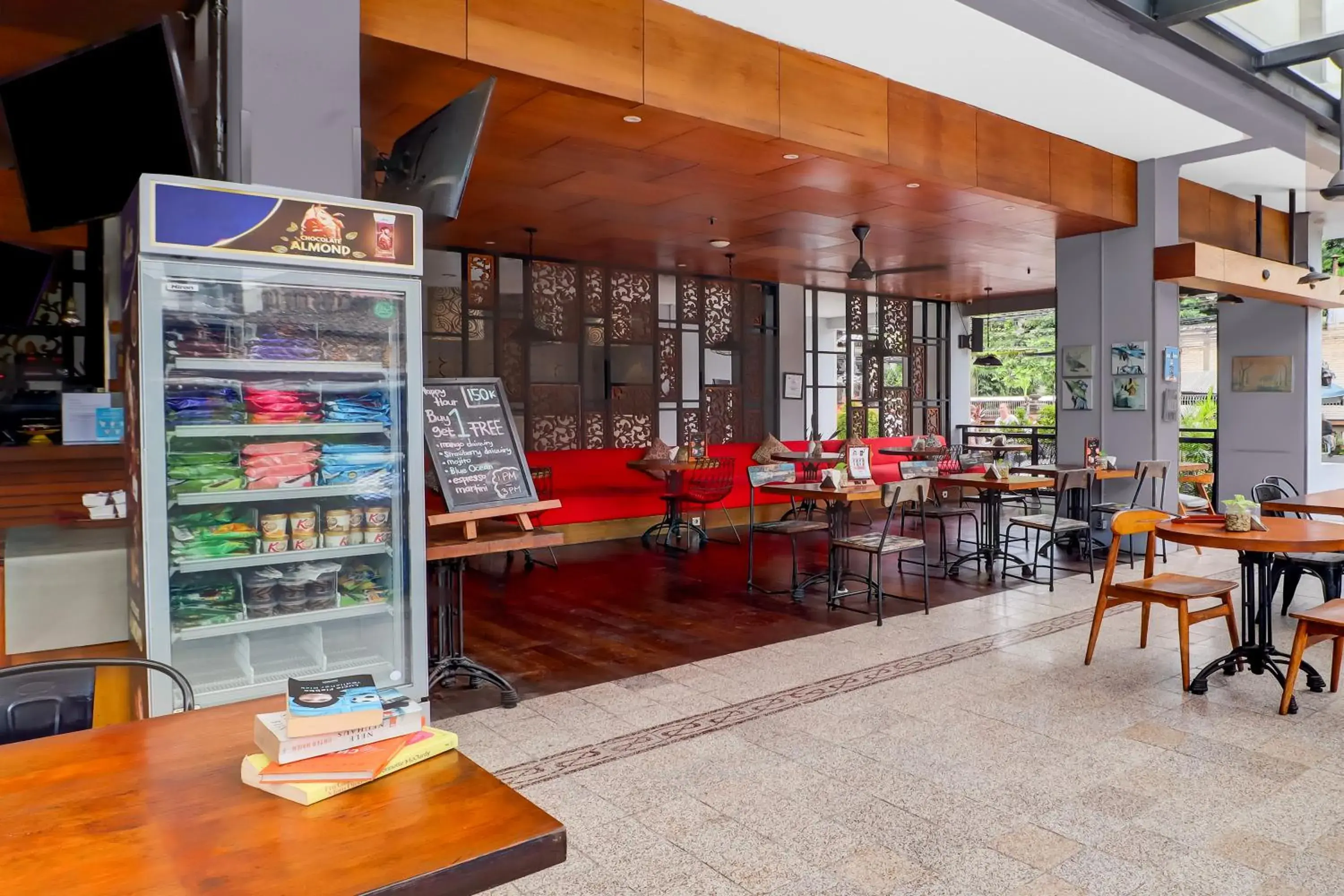 Restaurant/places to eat in Palette Legian Beach Restaurant/places to eat in Palette Legian Beach