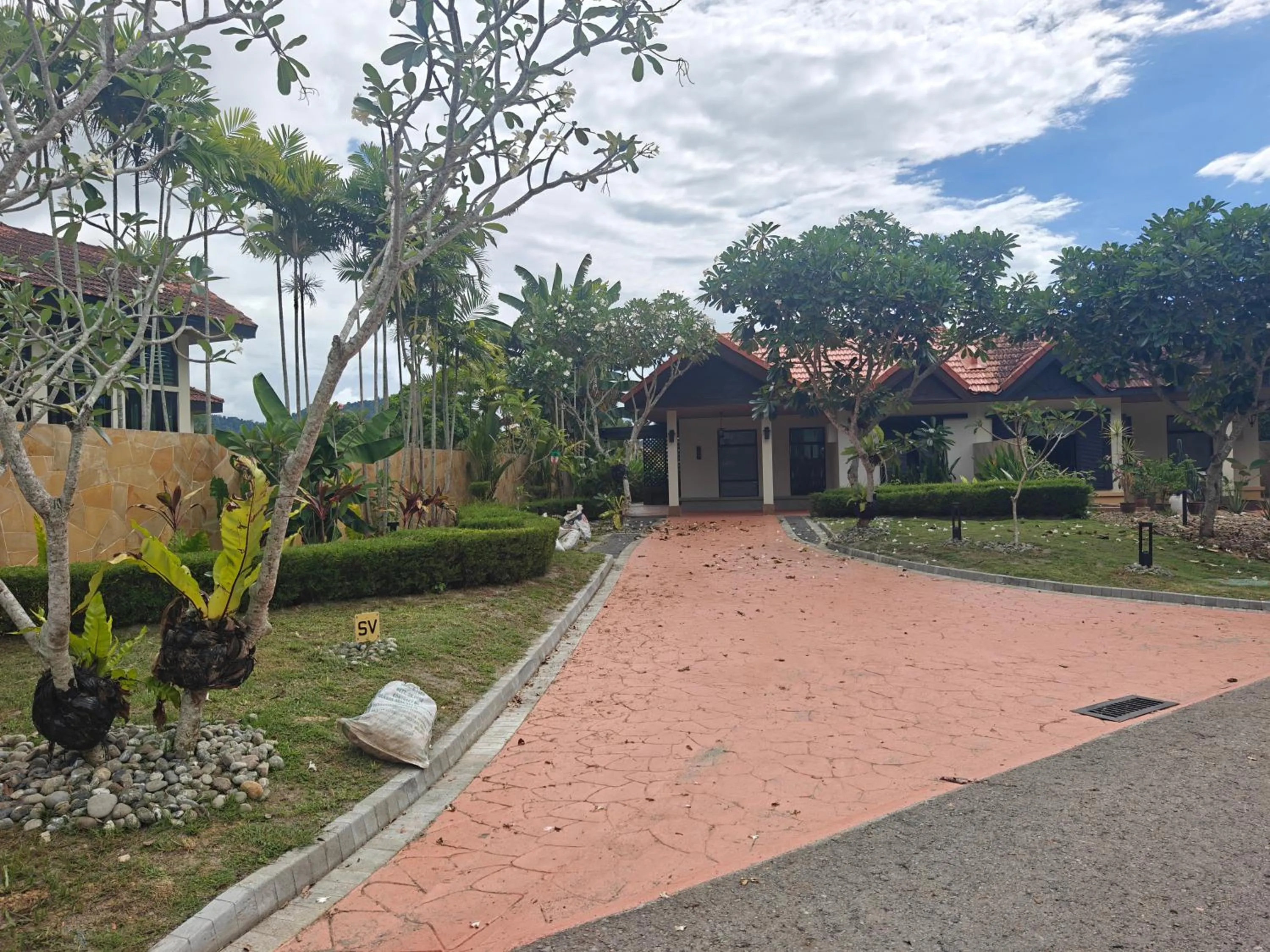 Sabah Beach Villas & Suites