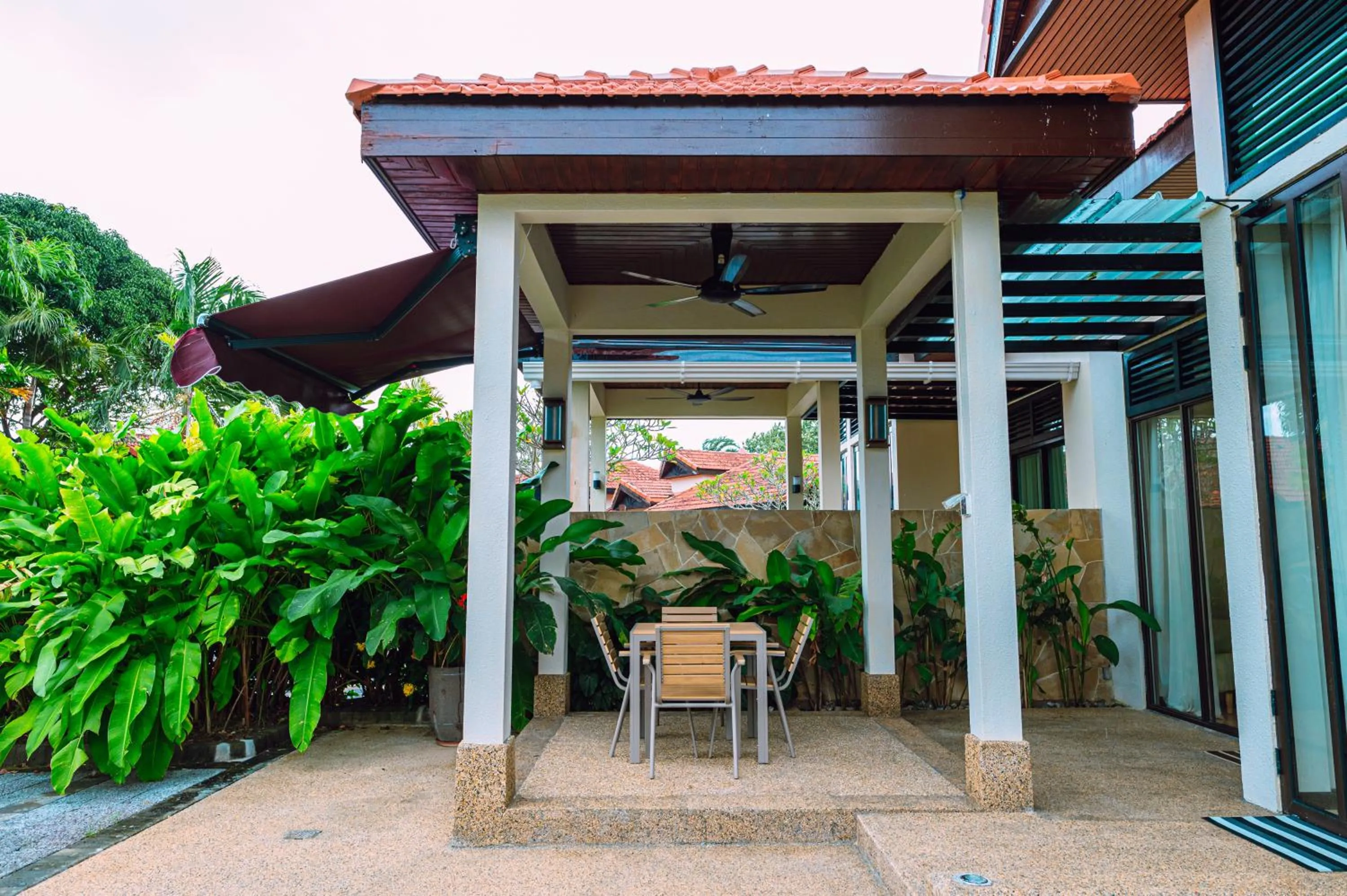 Sabah Beach Villas & Suites