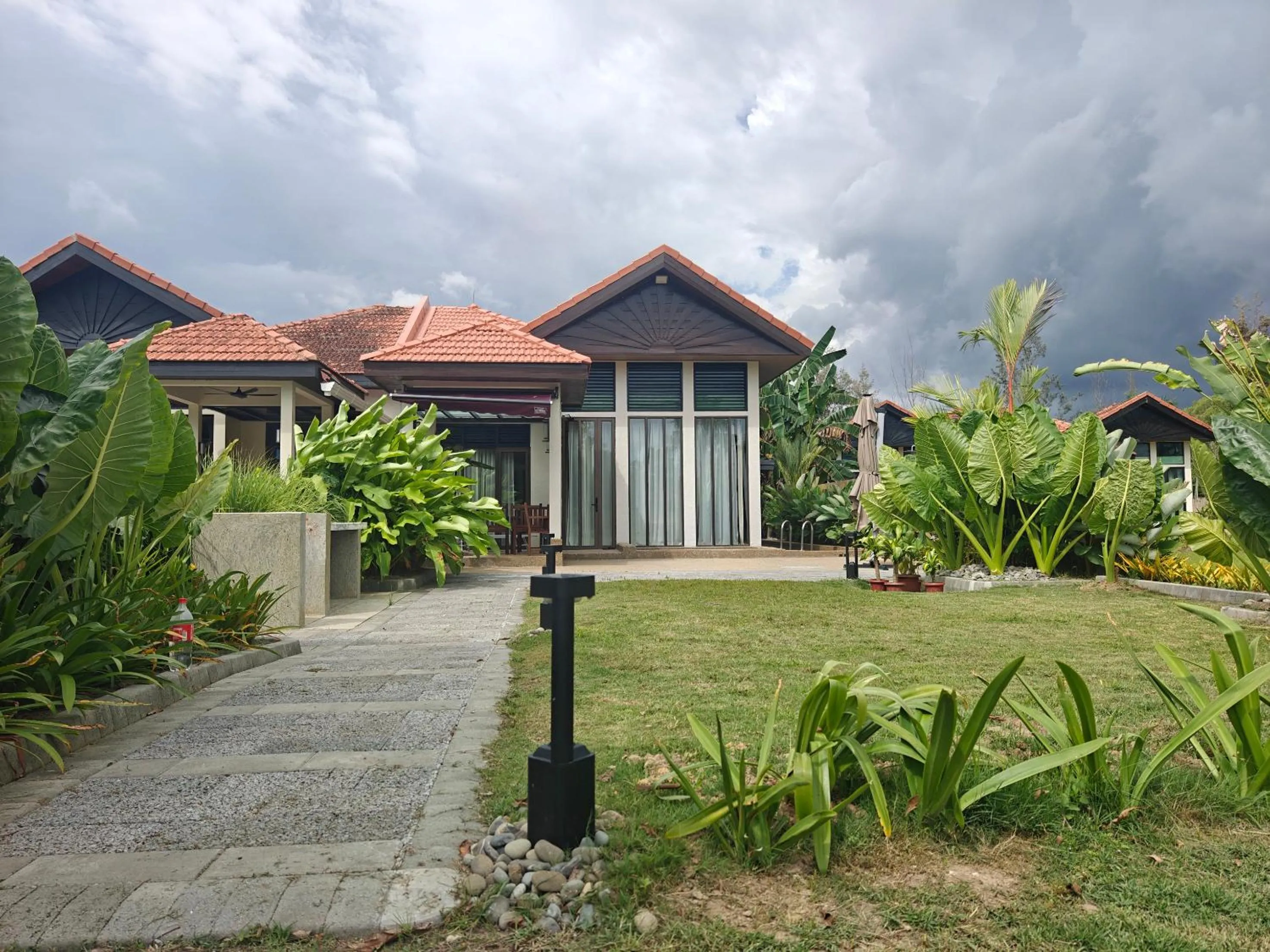 Sabah Beach Villas & Suites