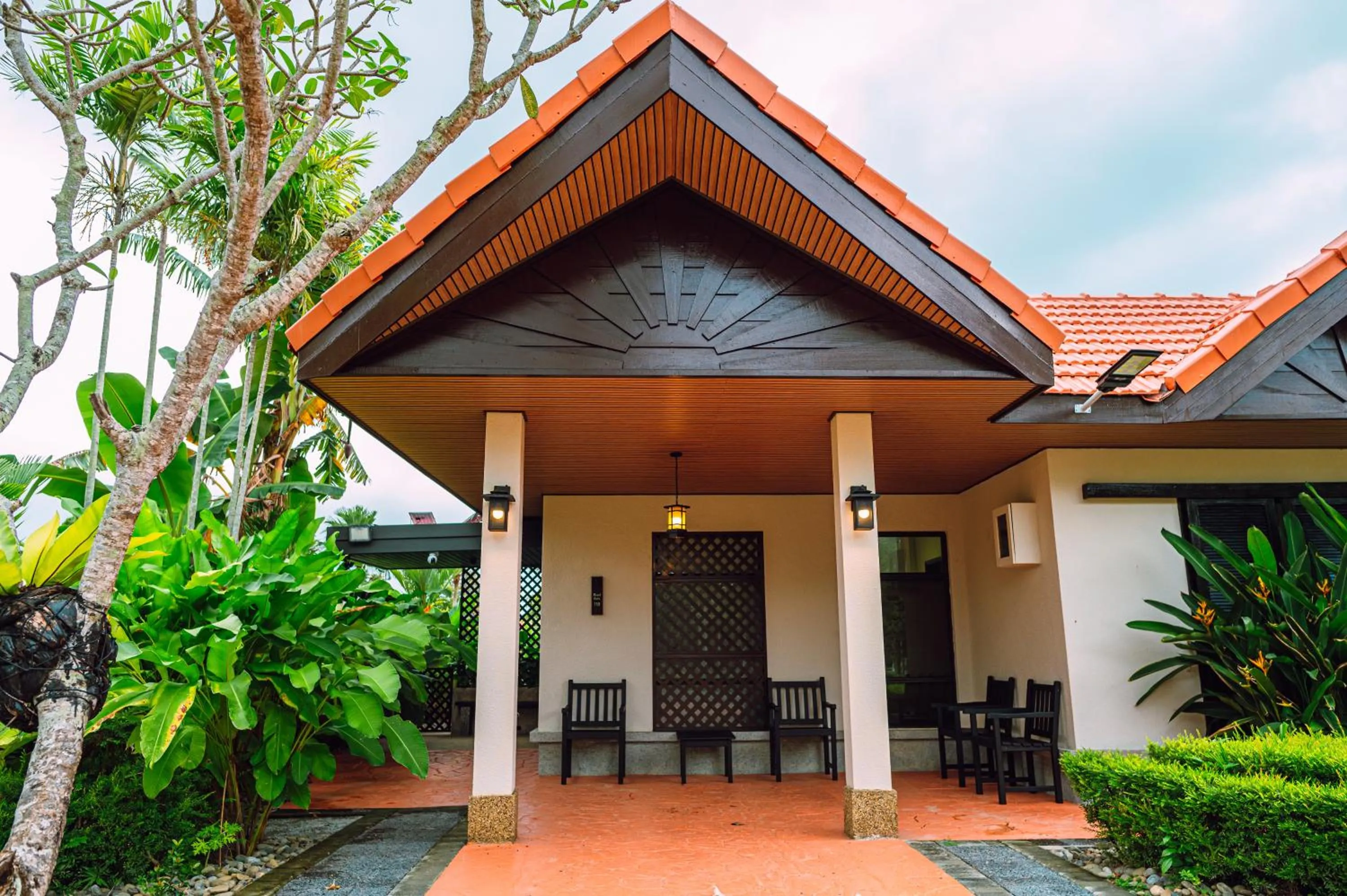 Facade/entrance in Sabah Beach Villas & Suites
