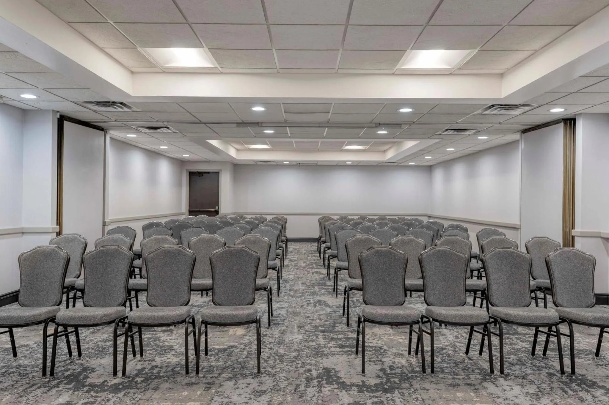 Meeting/conference room in Crowne Plaza Indianapolis-Airport by IHG