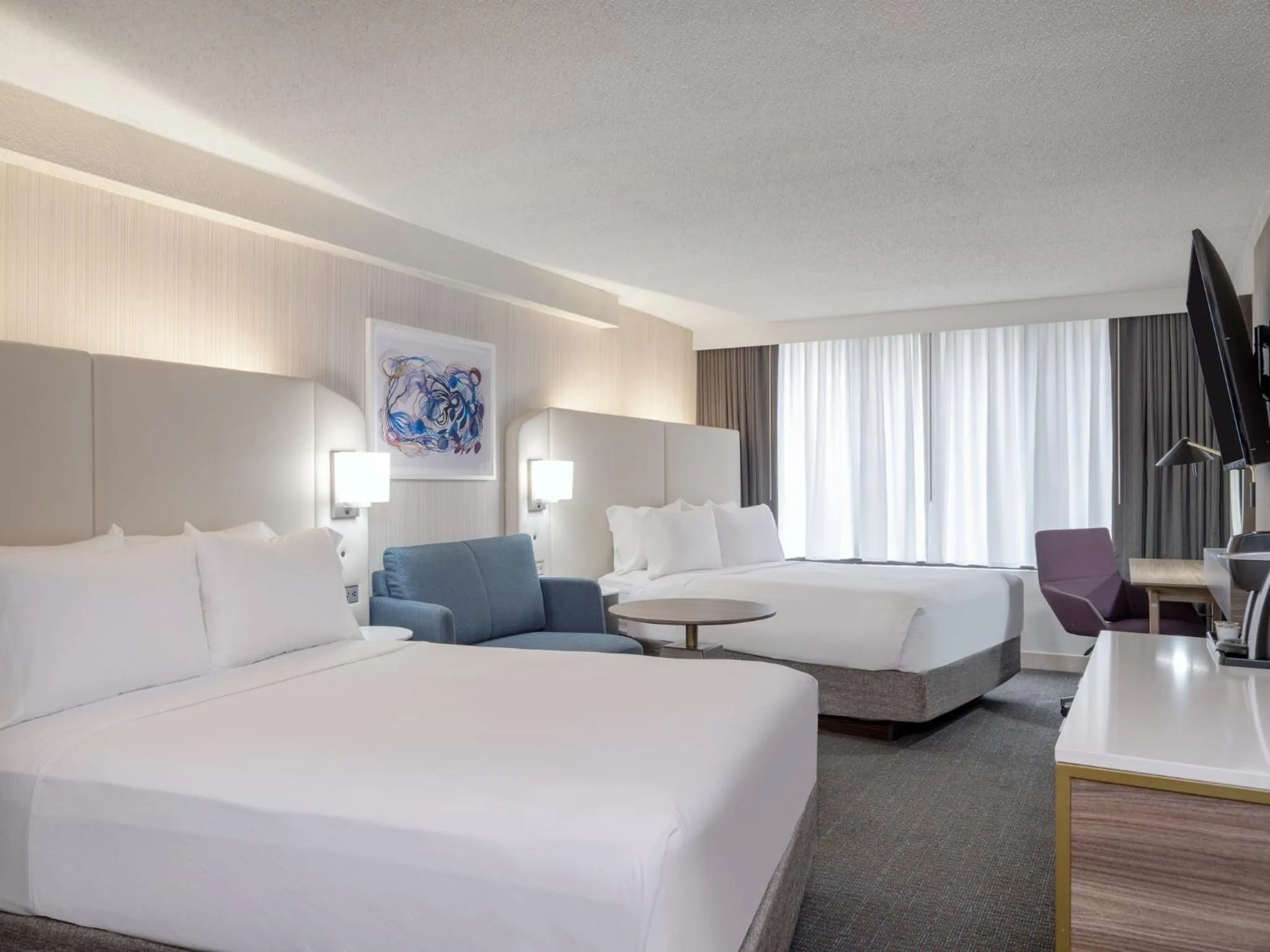 Photo of the whole room, Bed in Crowne Plaza Indianapolis-Airport by IHG