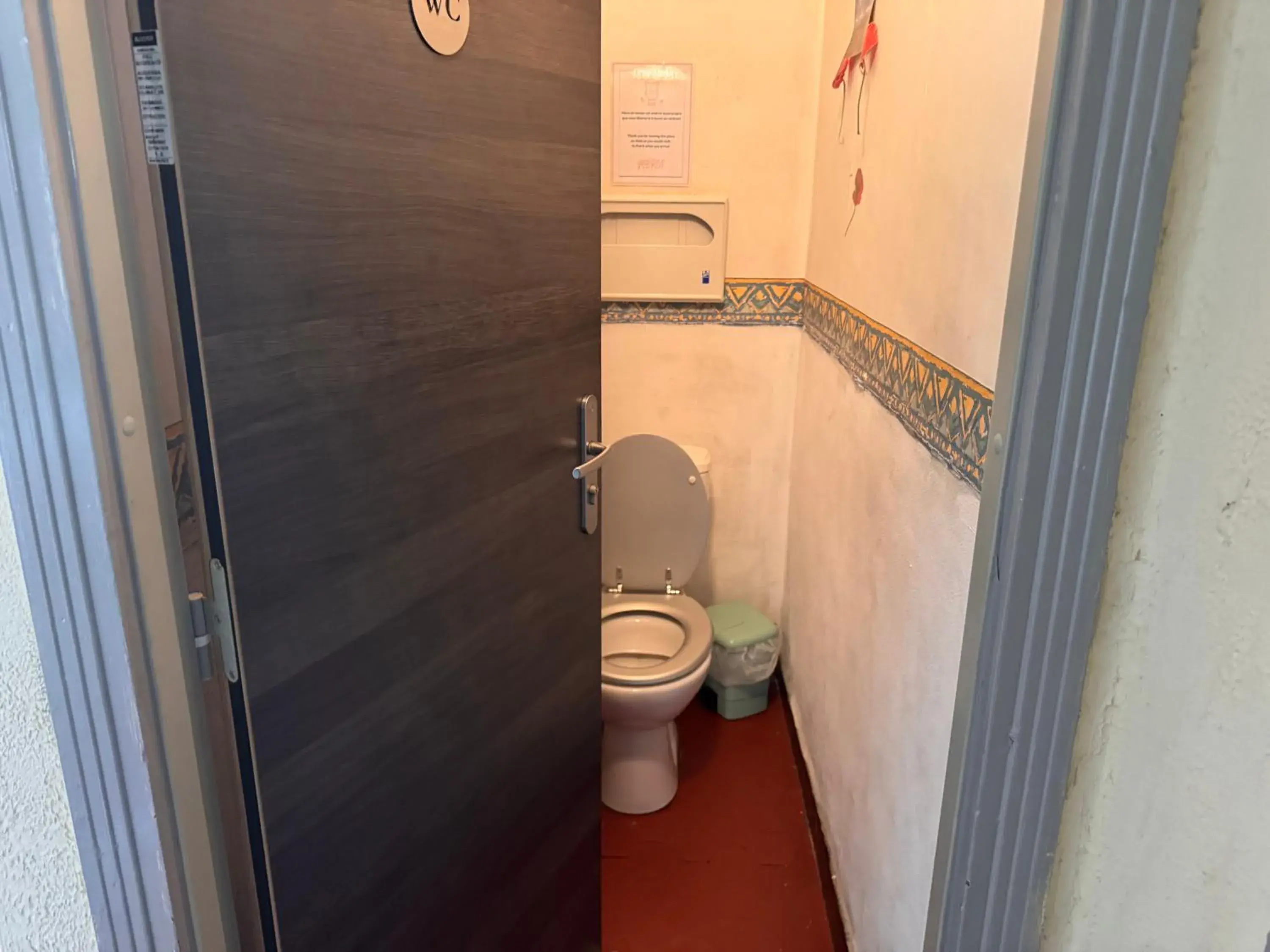 Twin Room with Shared Toilet in Le Chemin Neuf Twin Room with Shared Toilet in Le Chemin Neuf
