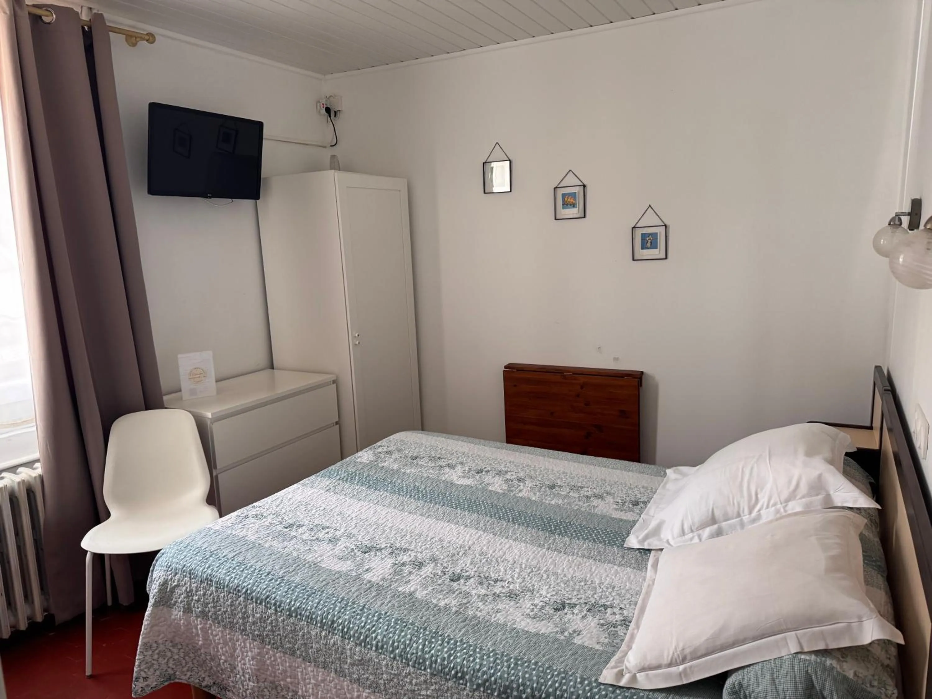 Bed in Le Chemin Neuf