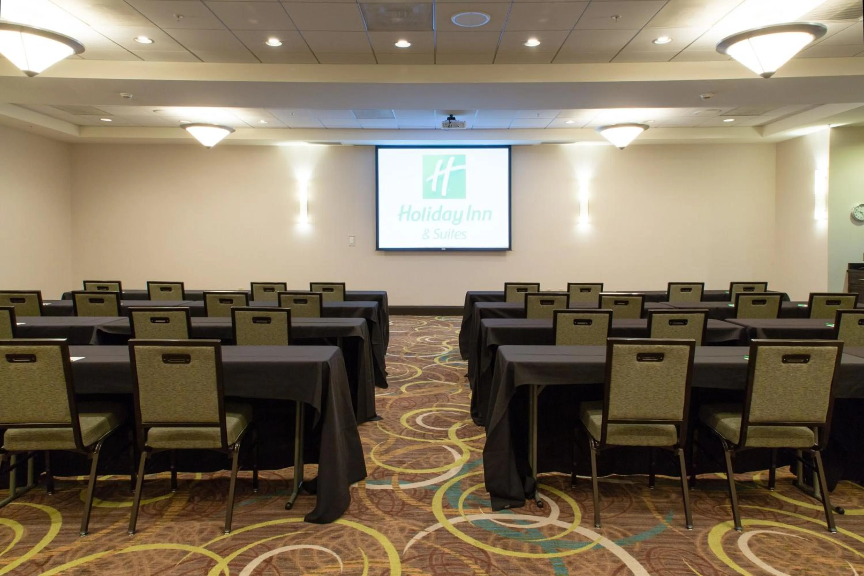 Meeting/conference room in Holiday Inn Hotel & Suites Bloomington Airport by IHG
