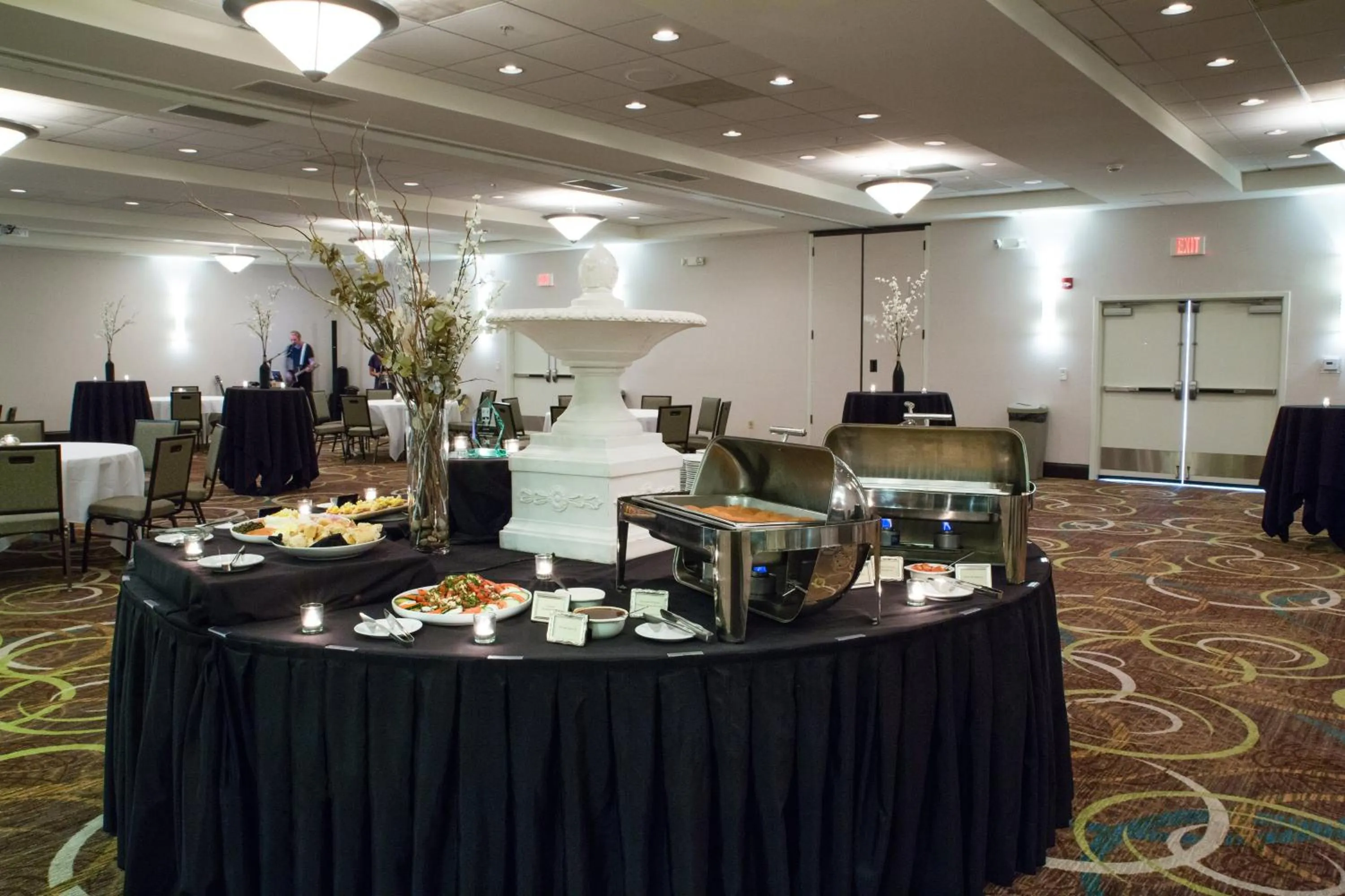 Meeting/conference room in Holiday Inn Hotel & Suites Bloomington Airport by IHG