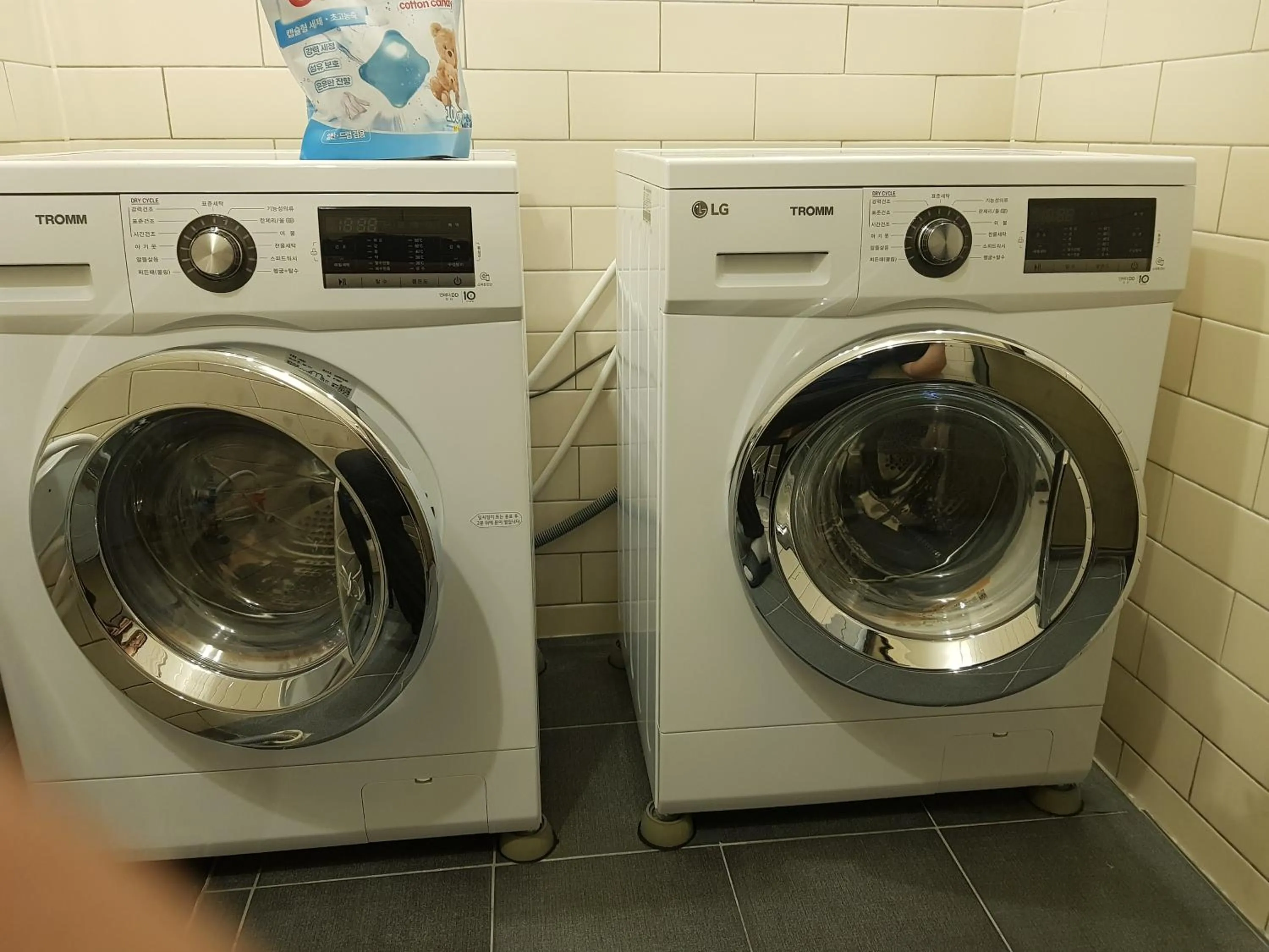washing machine in Hotel Gray