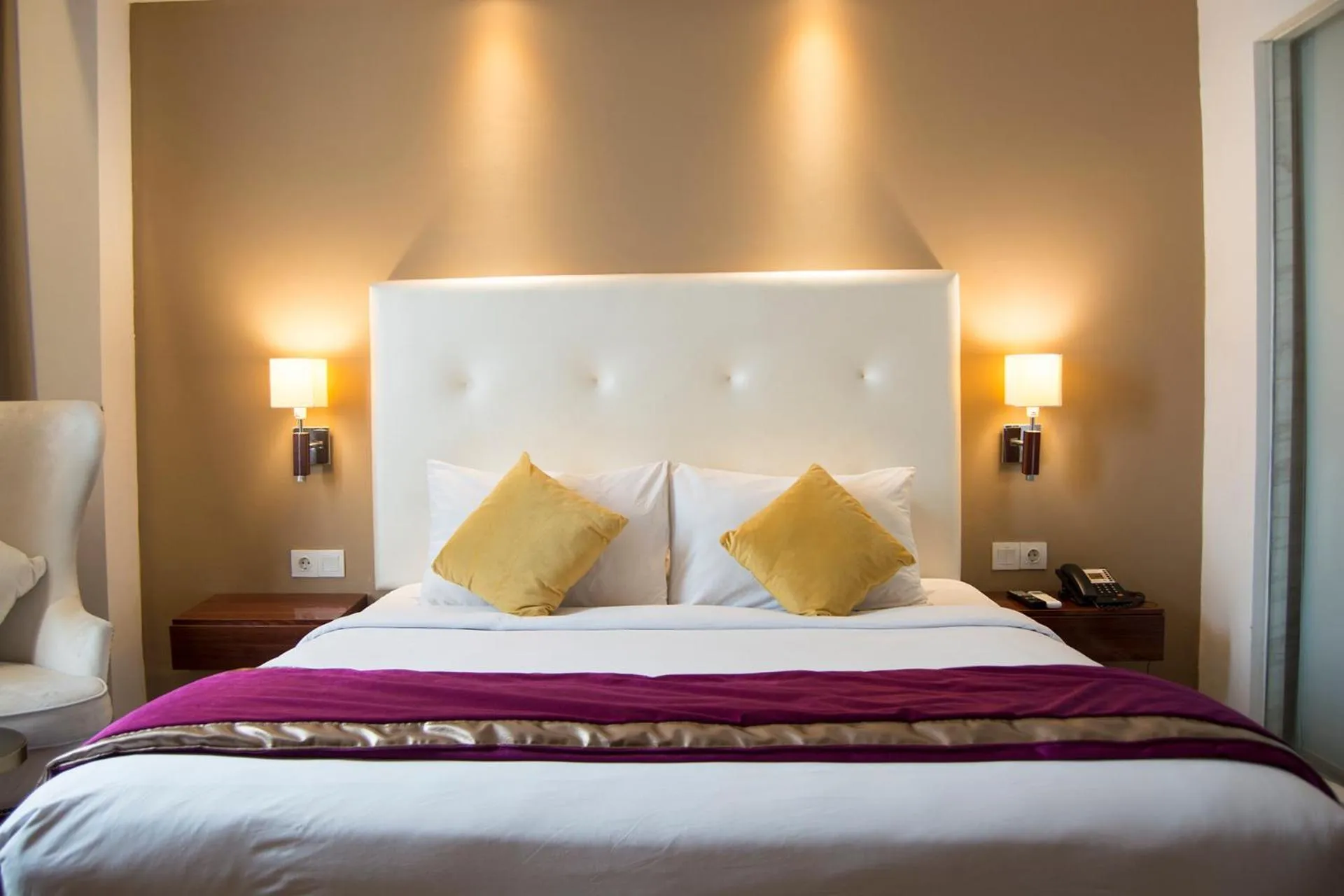 Bedroom, Bed in Royal Asnof Hotel Pekanbaru