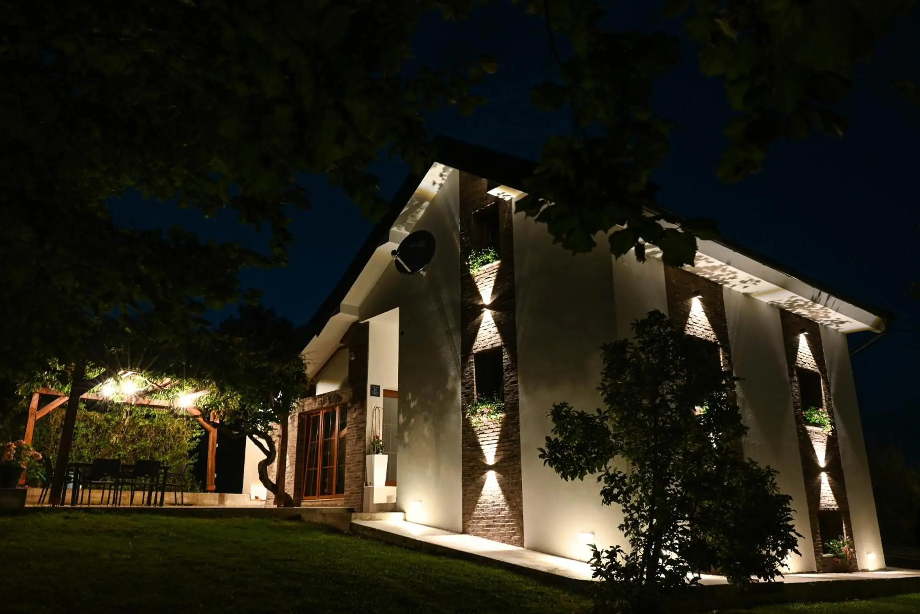 House Wisteria House Wisteria